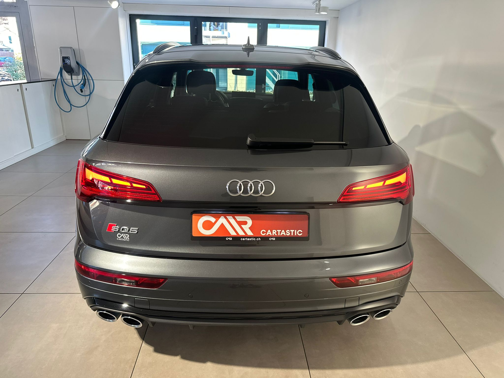 listing desktop thumbnail image 3