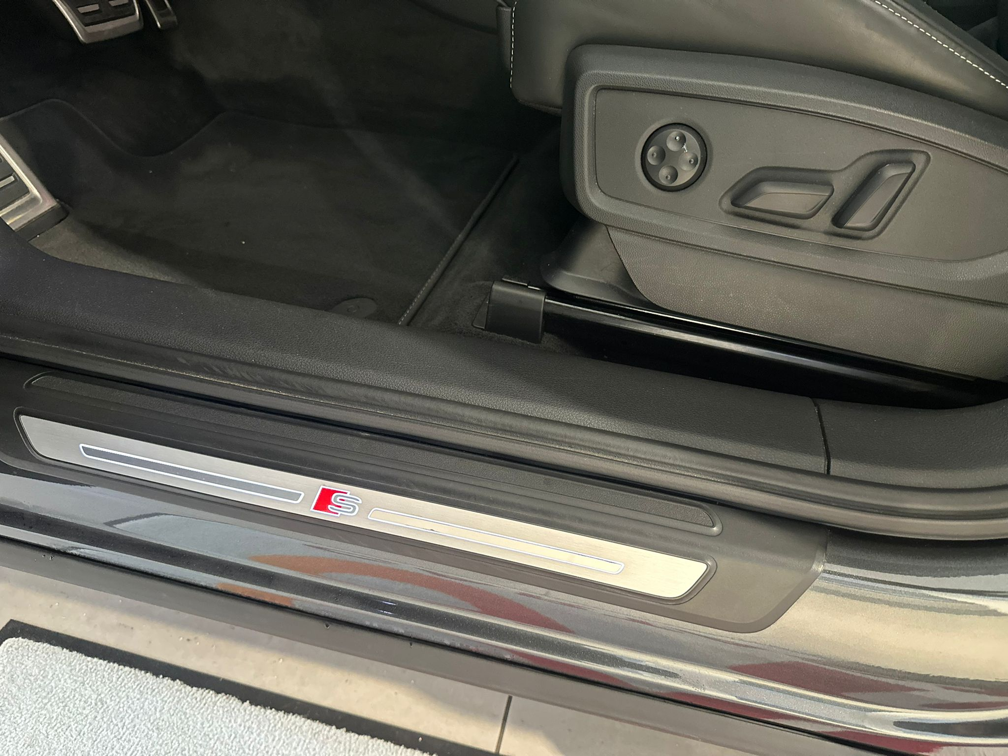 listing desktop thumbnail image 13