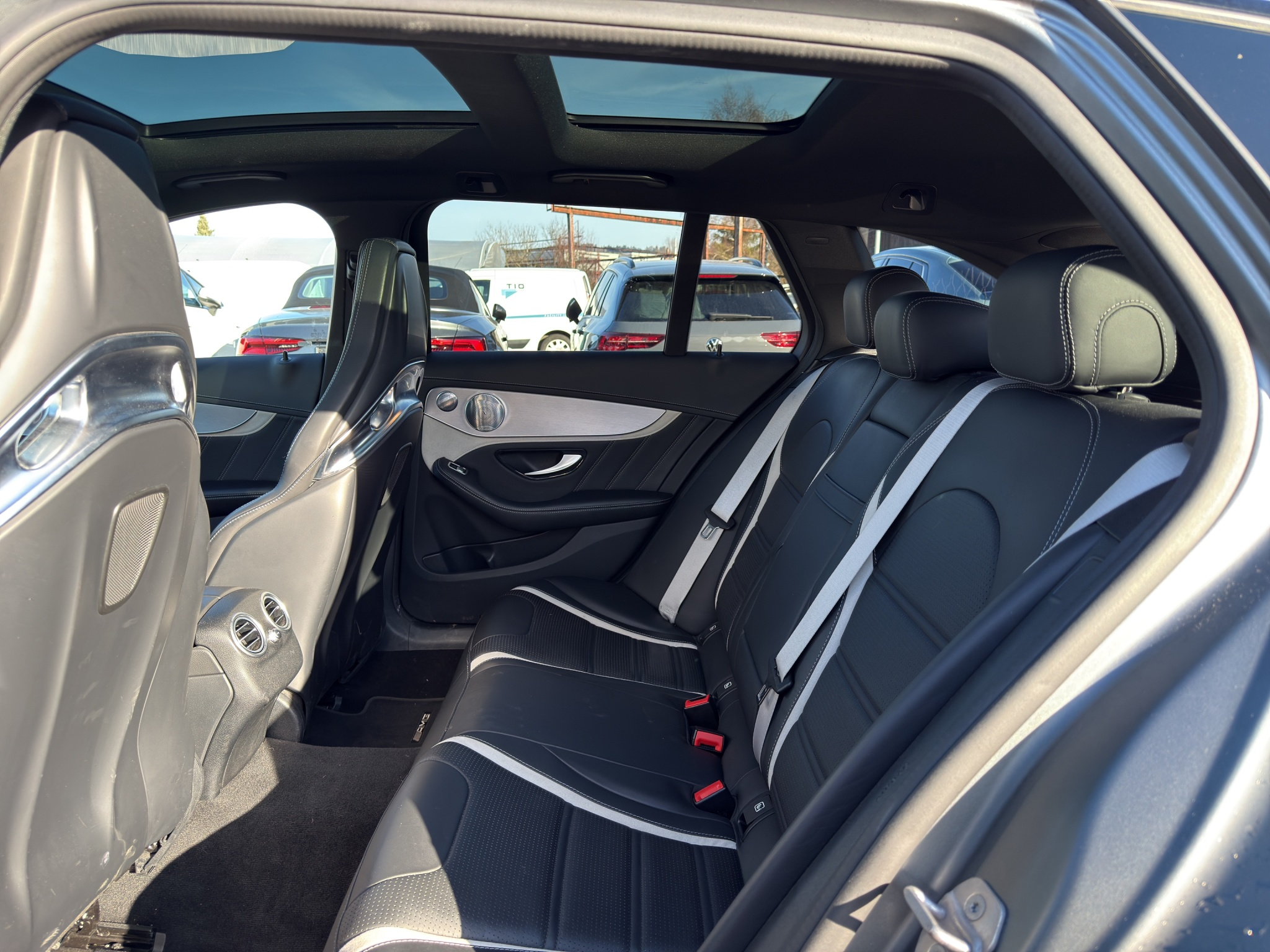 listing desktop thumbnail image 12