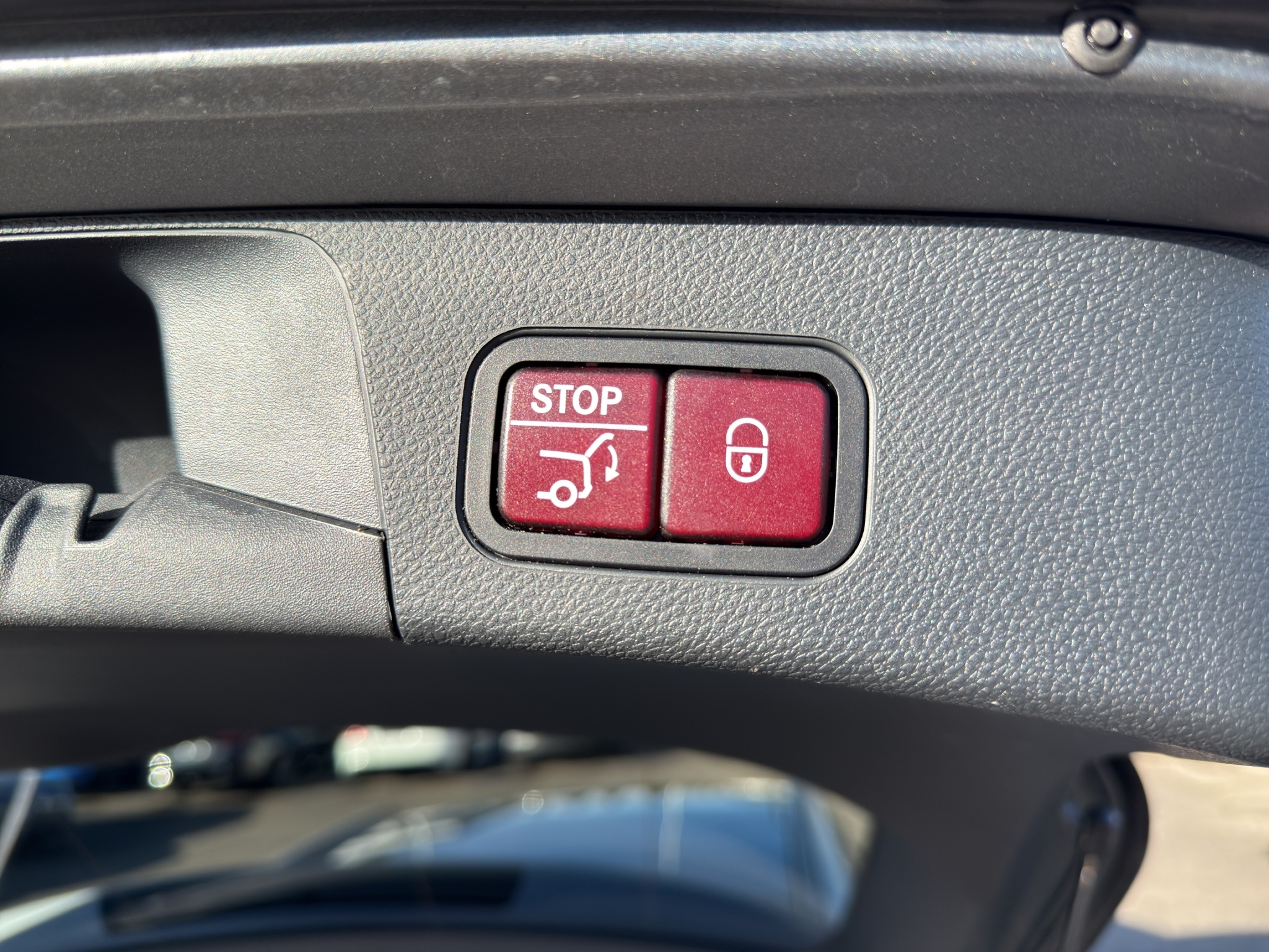 listing desktop thumbnail image 16