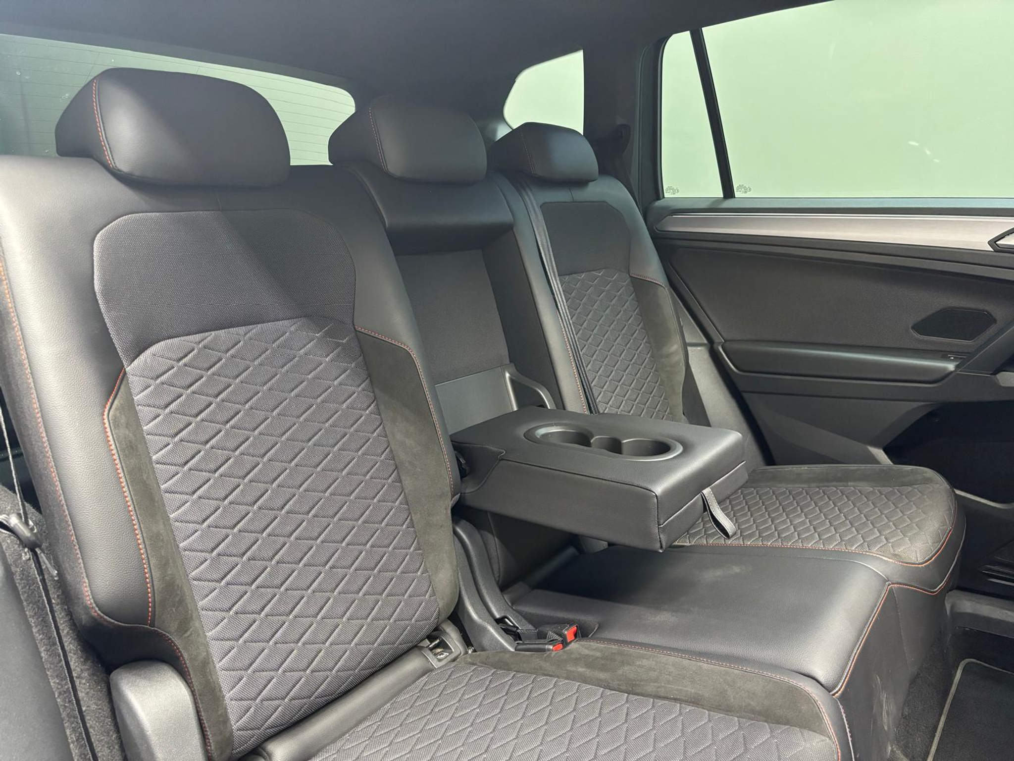 listing desktop thumbnail image 11