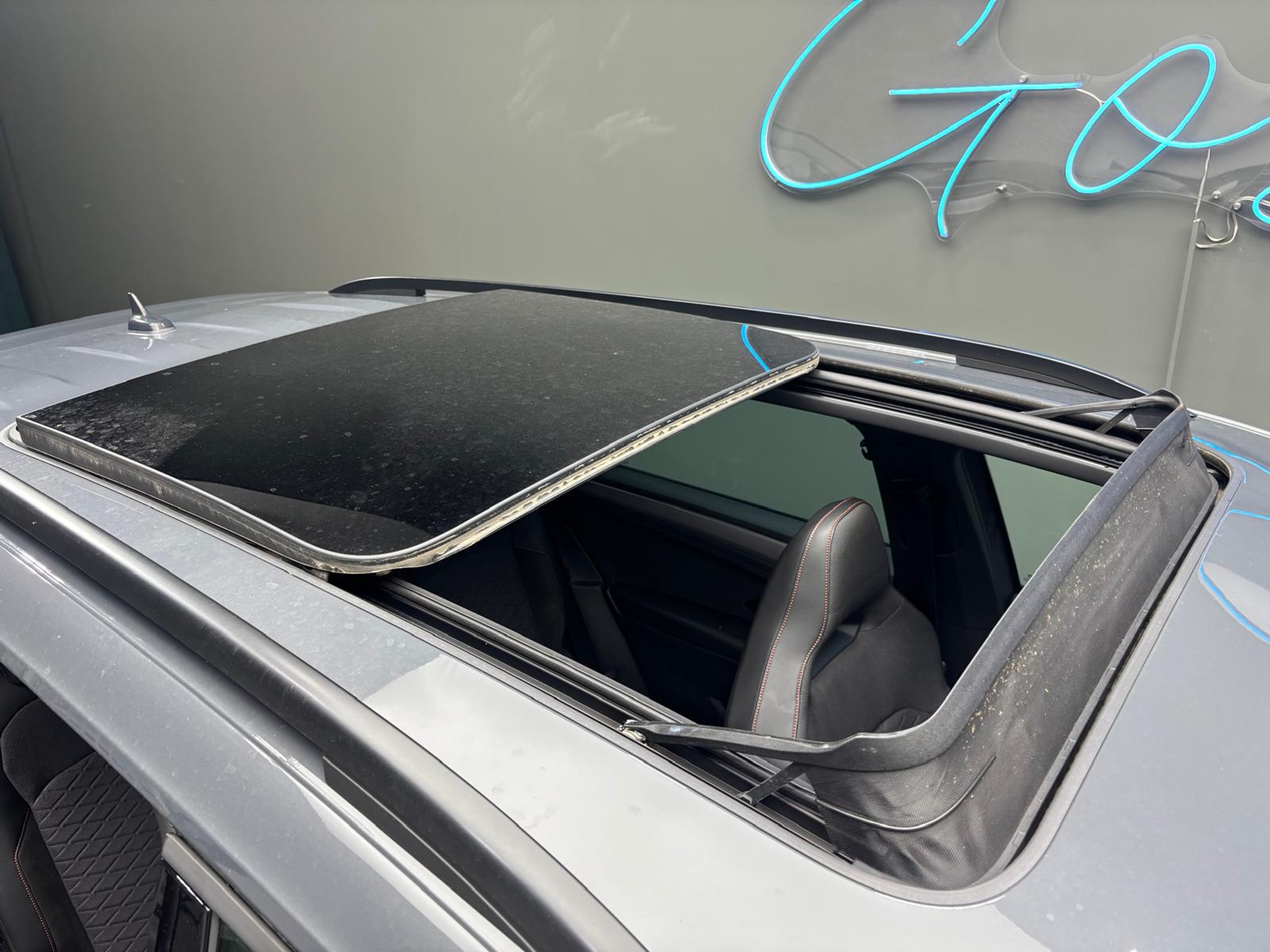 listing desktop thumbnail image 1