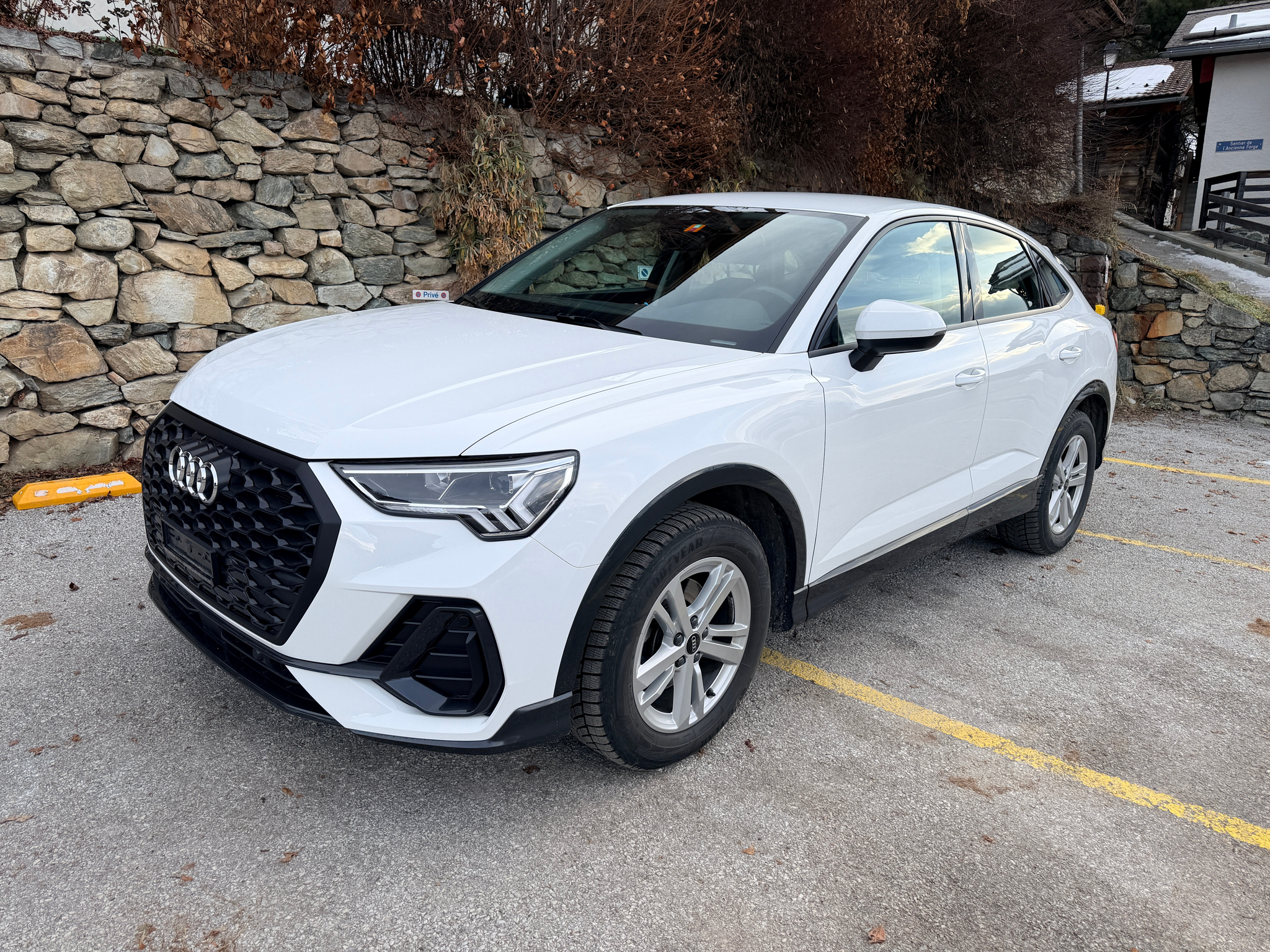 listing desktop thumbnail image 4