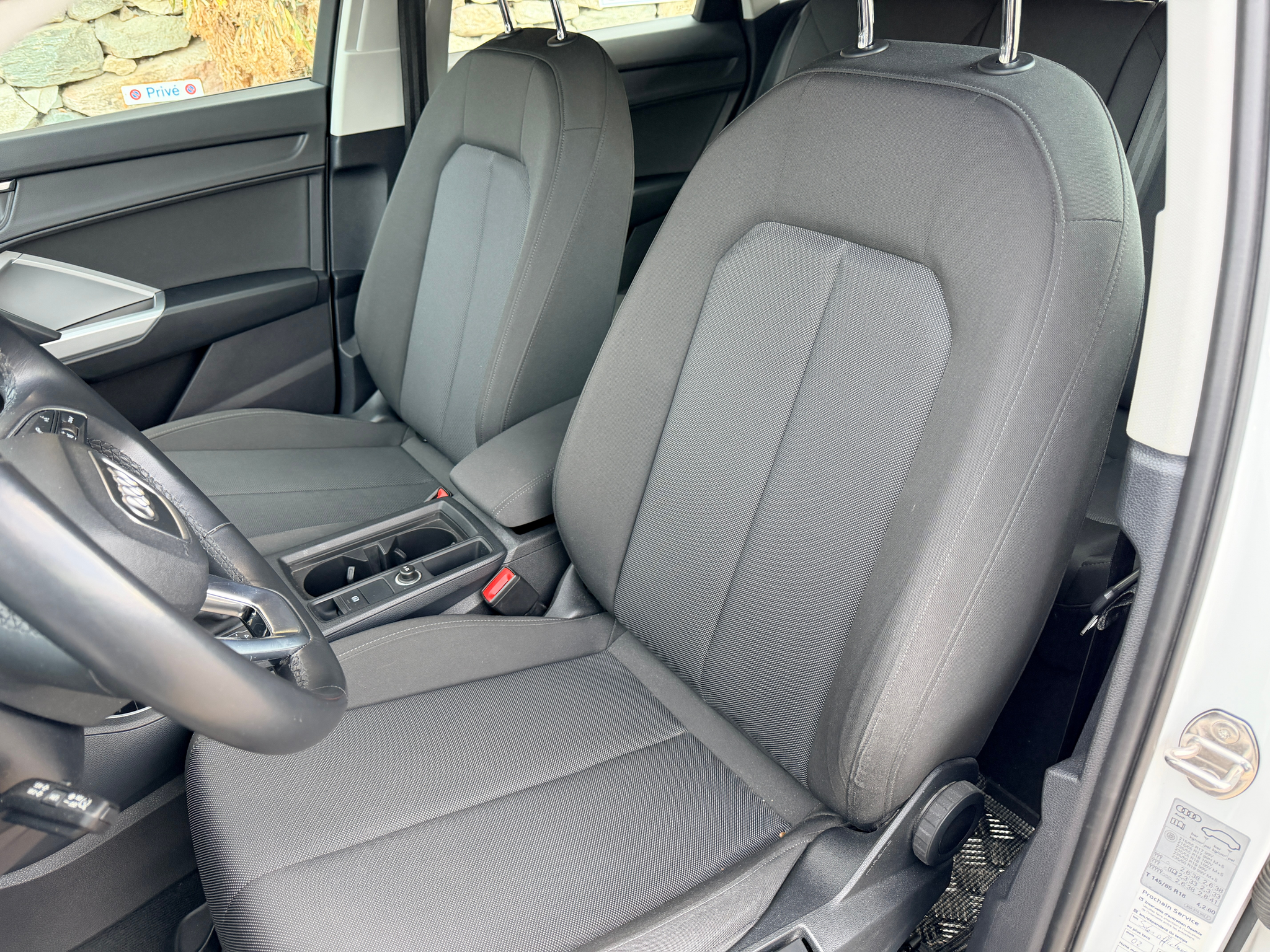 listing desktop thumbnail image 3