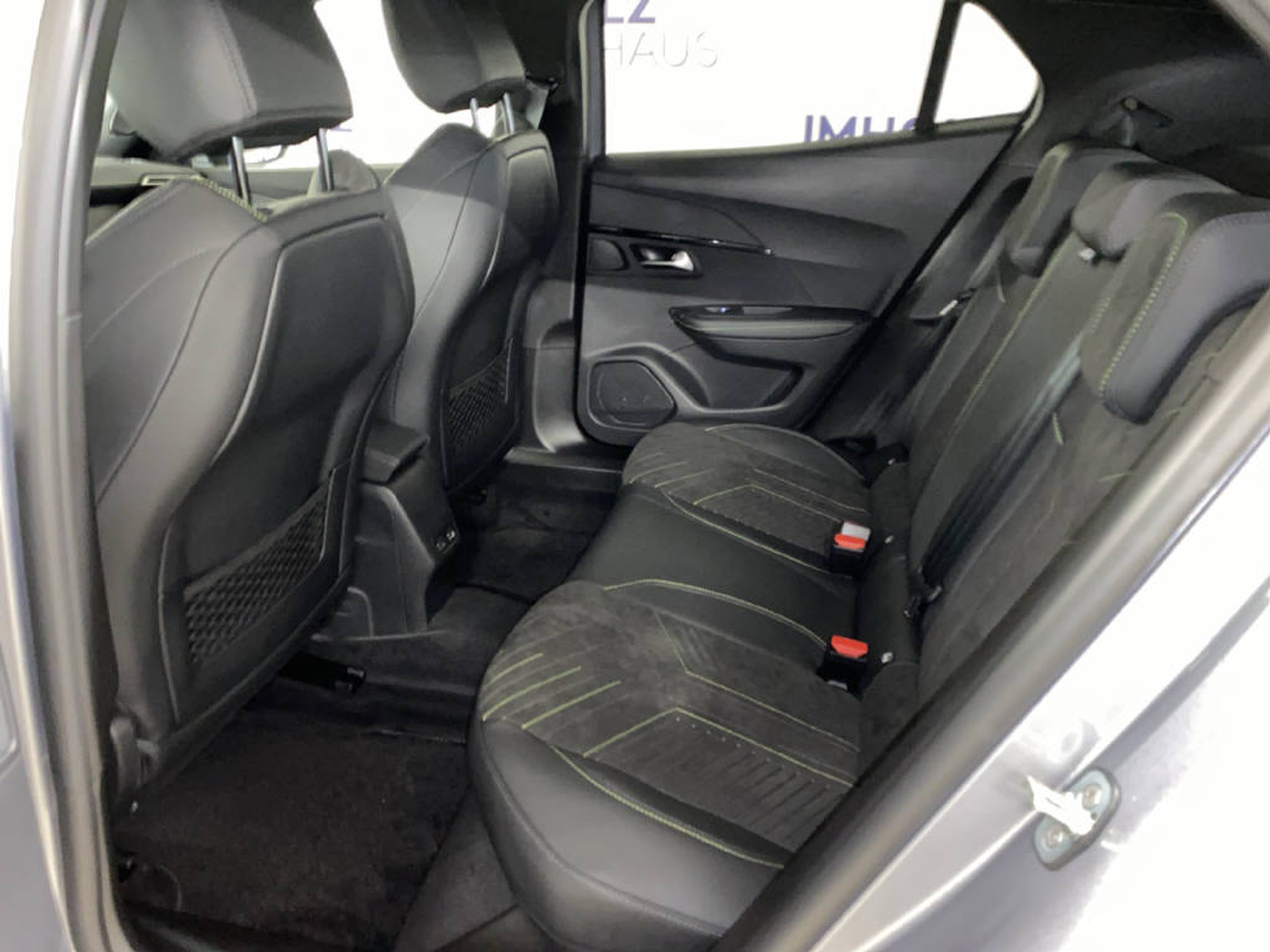 listing desktop thumbnail image 15