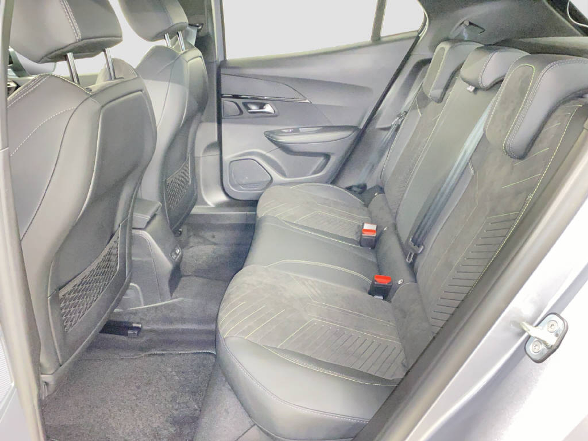 listing desktop thumbnail image 12