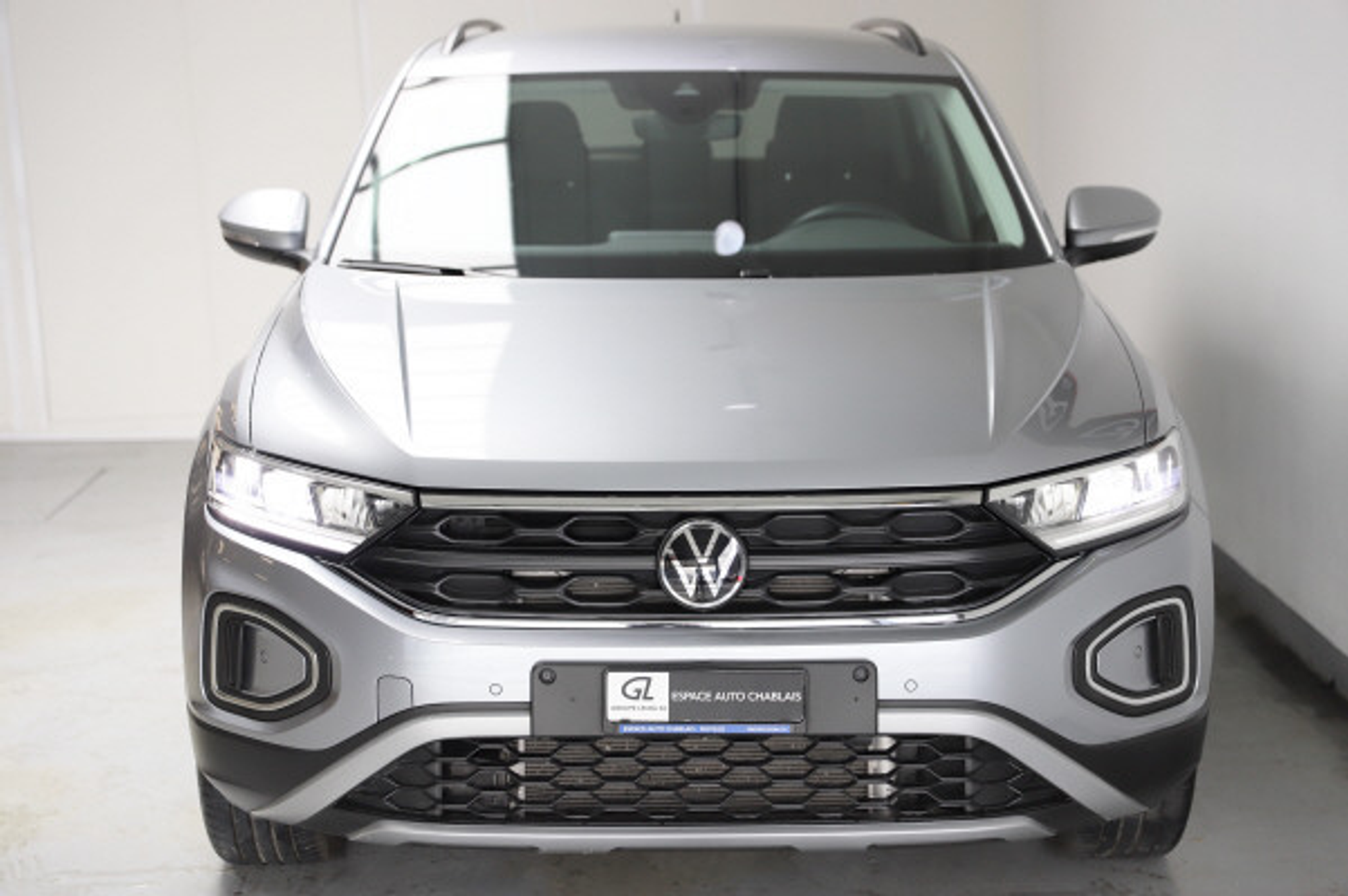 listing desktop thumbnail image 4