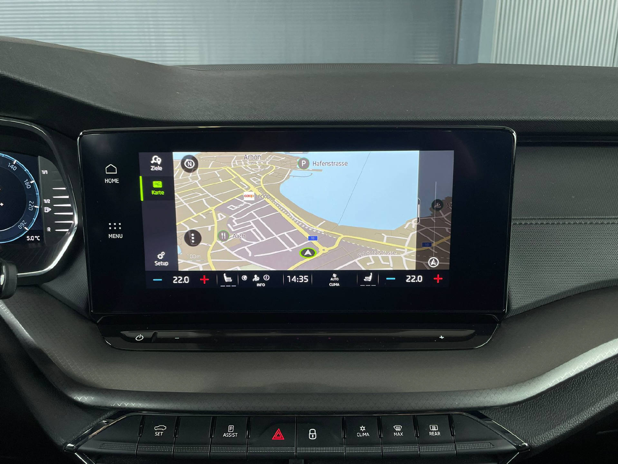 listing desktop thumbnail image 9