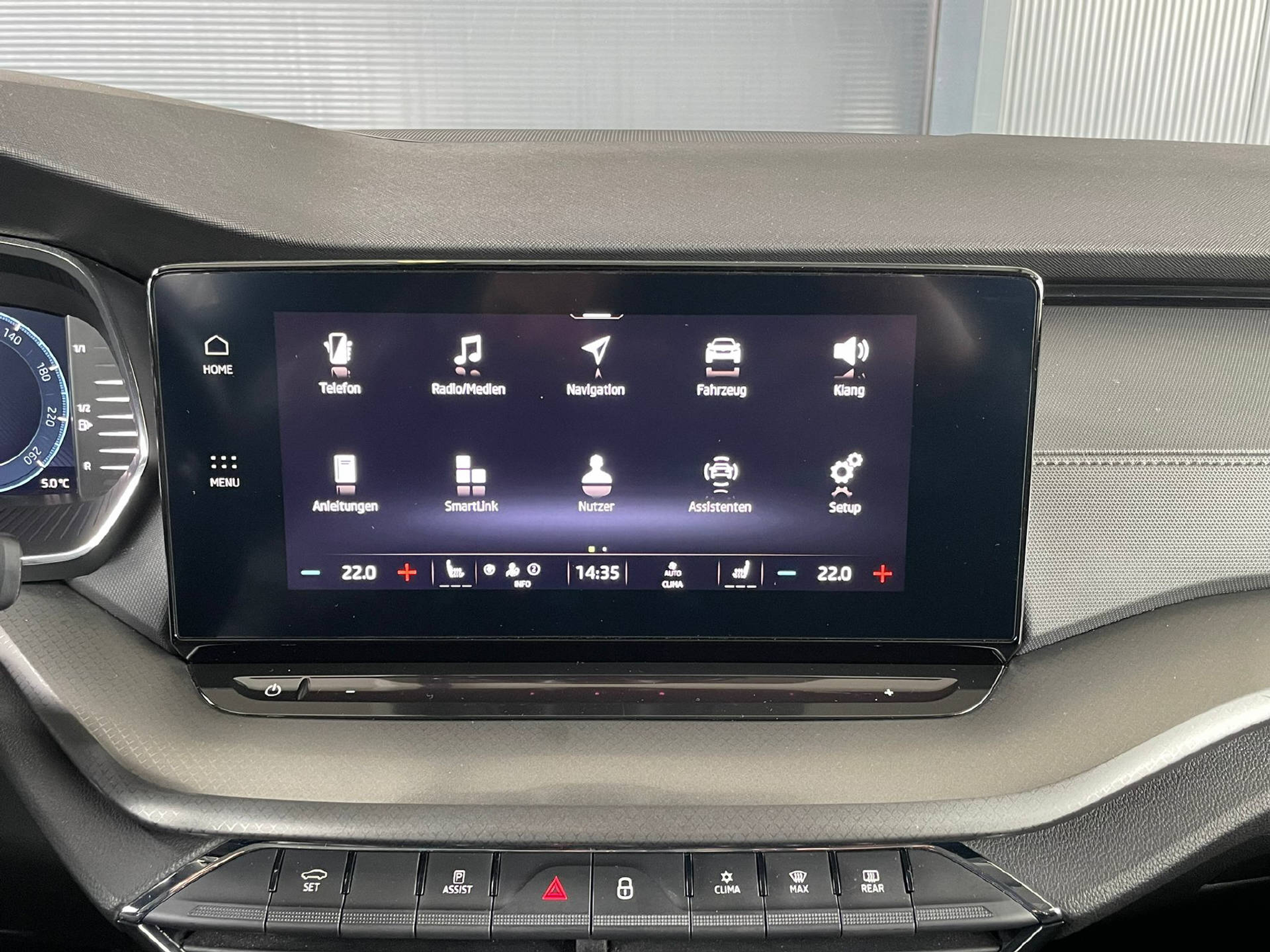 listing desktop thumbnail image 12