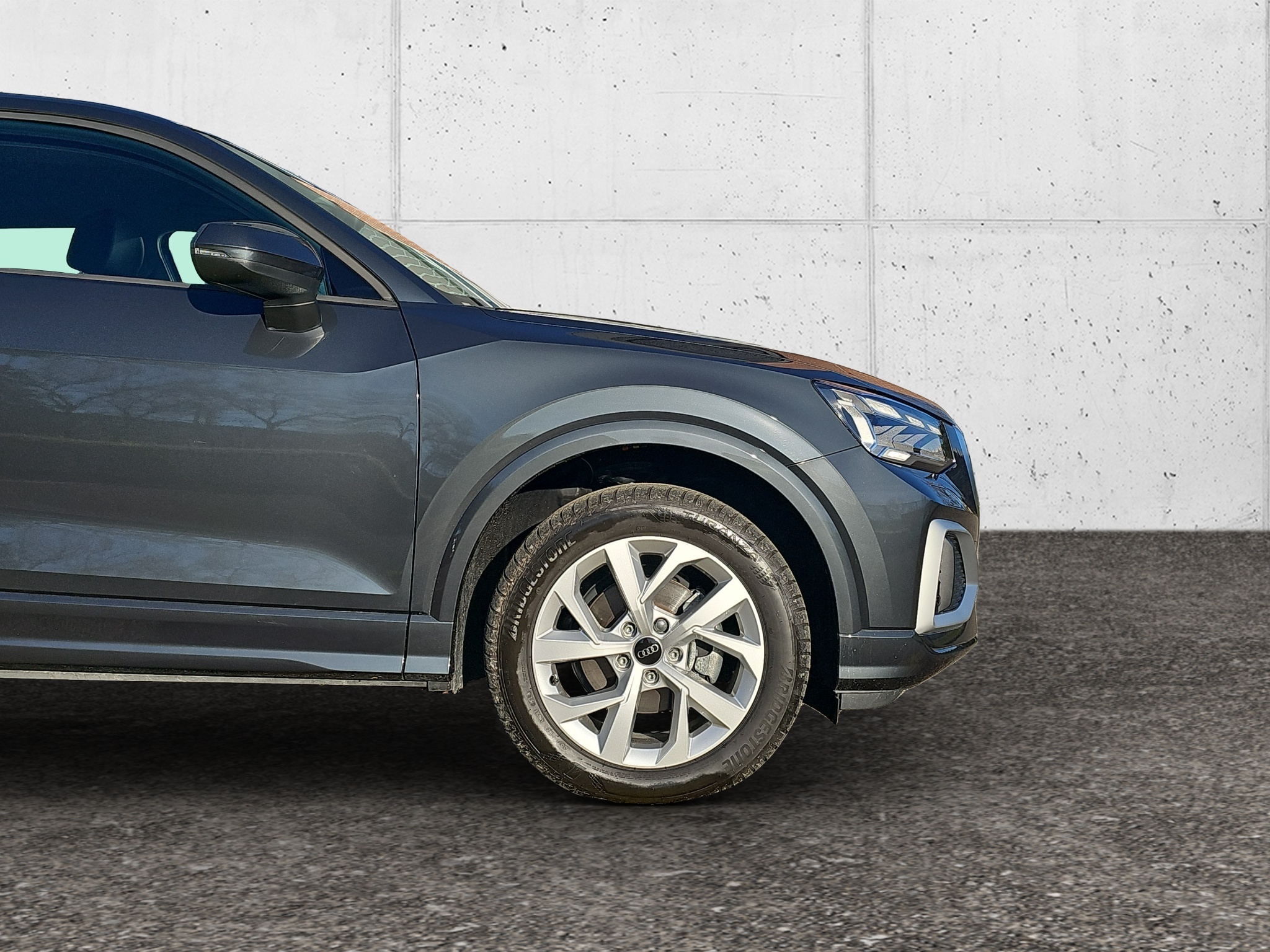 listing desktop thumbnail image 9