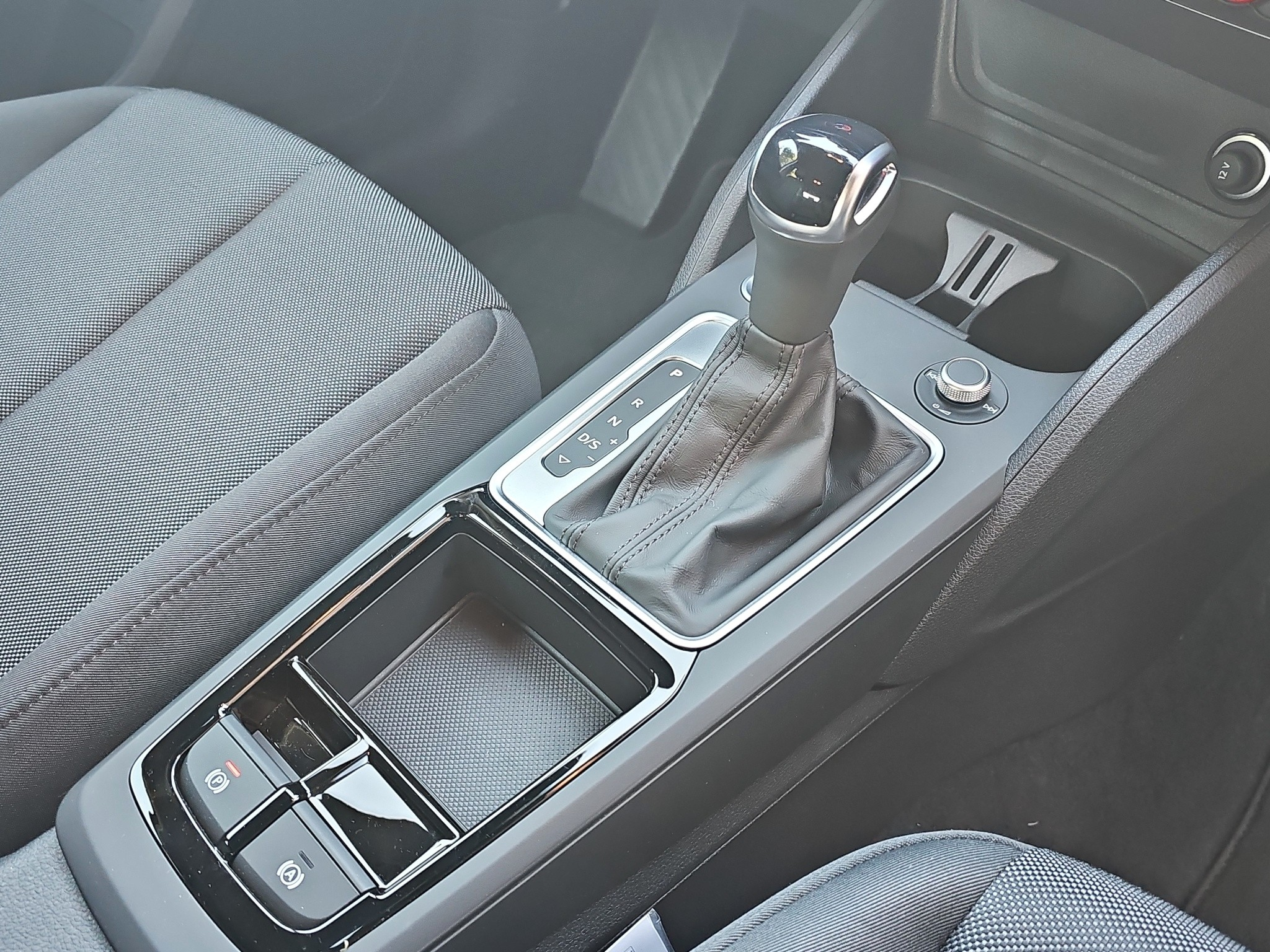 listing desktop thumbnail image 23