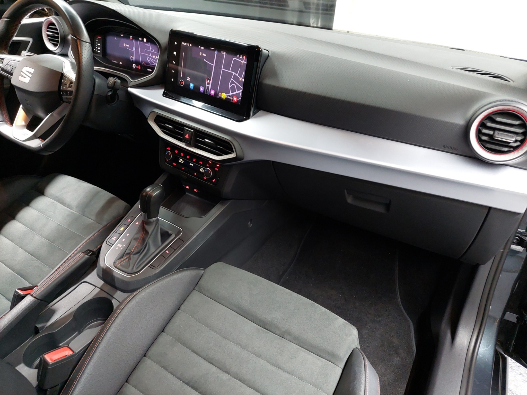 listing desktop thumbnail image 9