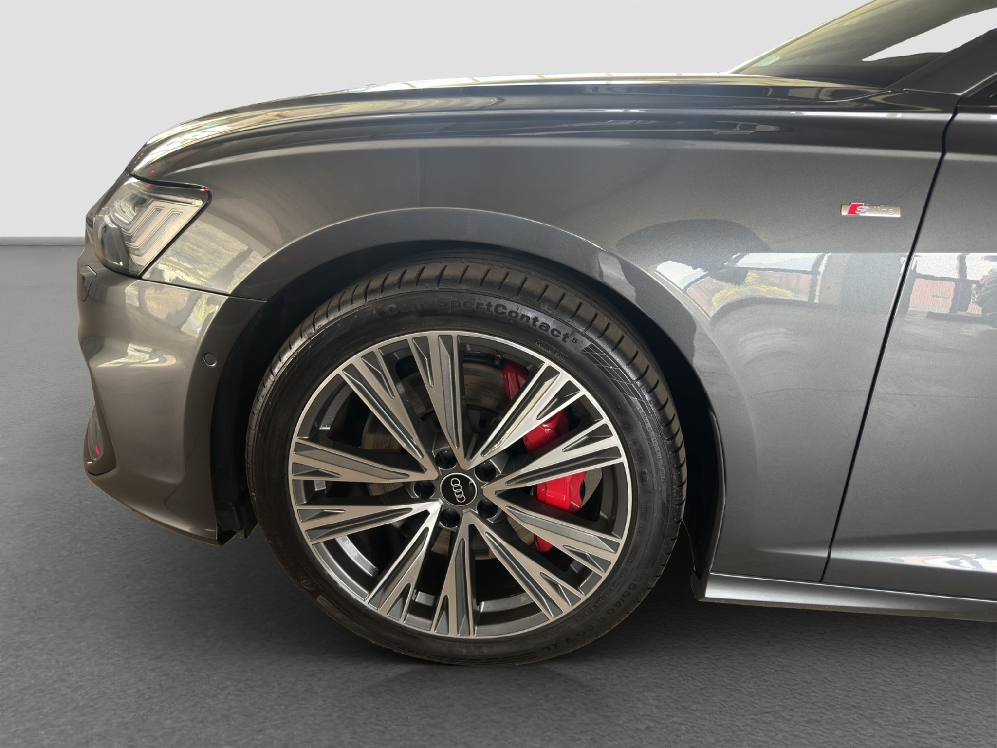 listing desktop thumbnail image 4