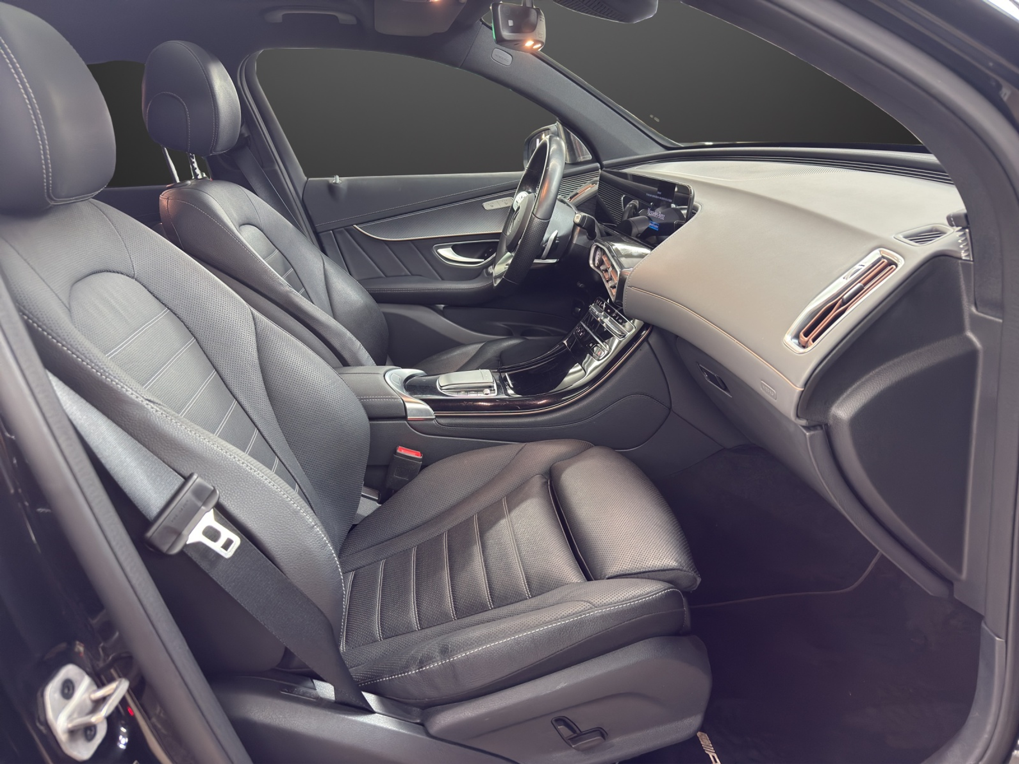 listing desktop thumbnail image 11