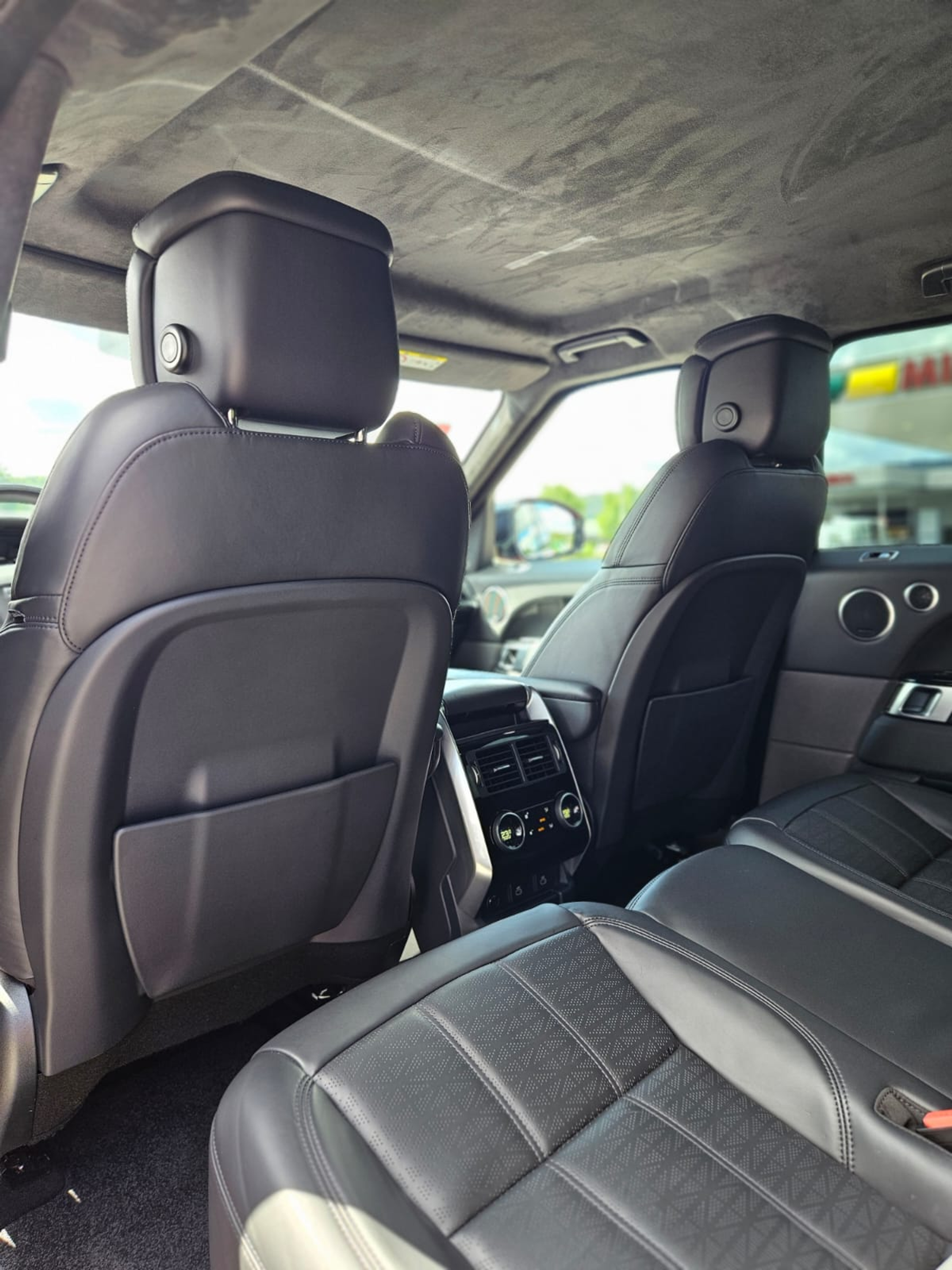 listing desktop thumbnail image 9