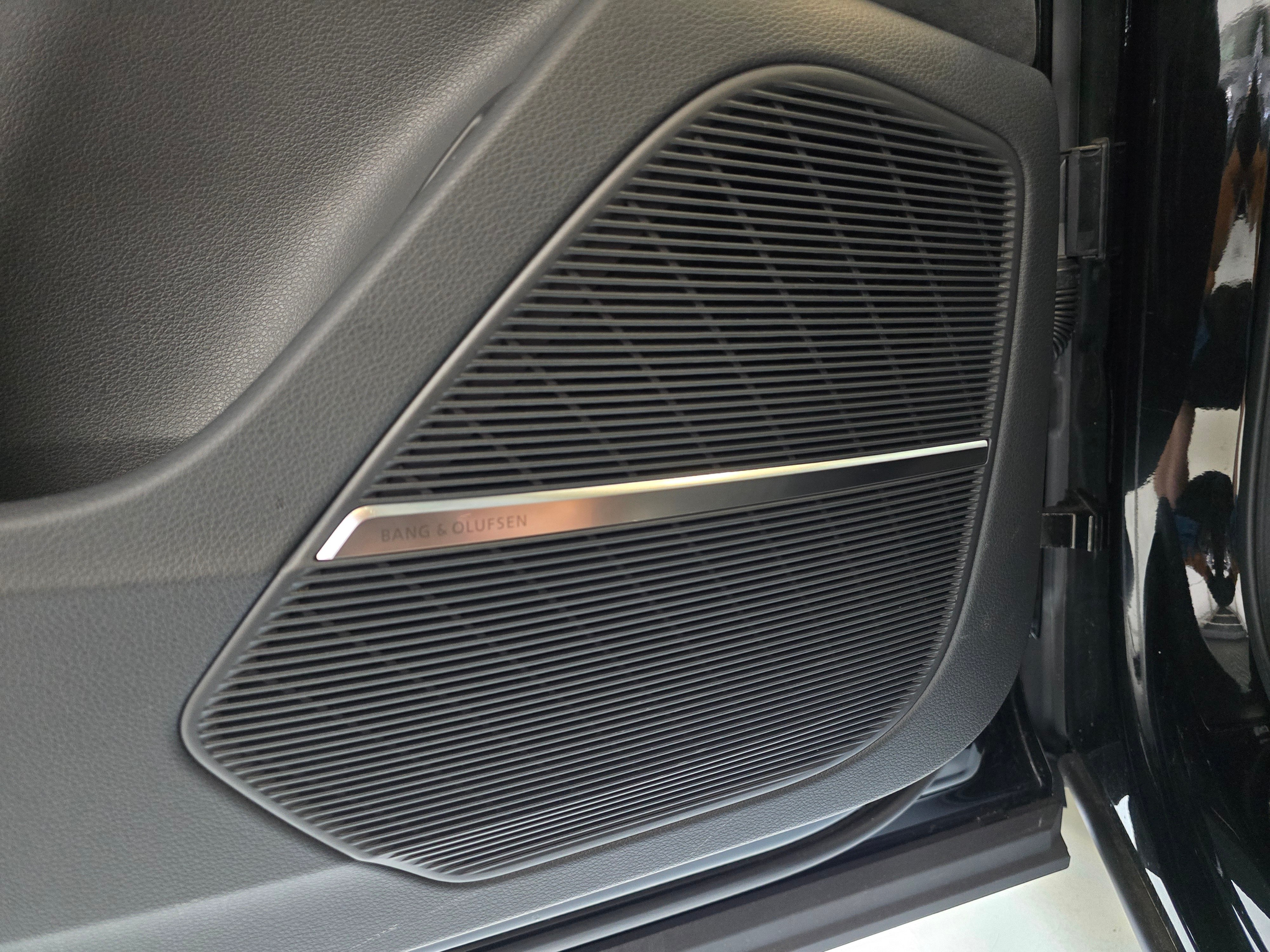 listing desktop thumbnail image 19