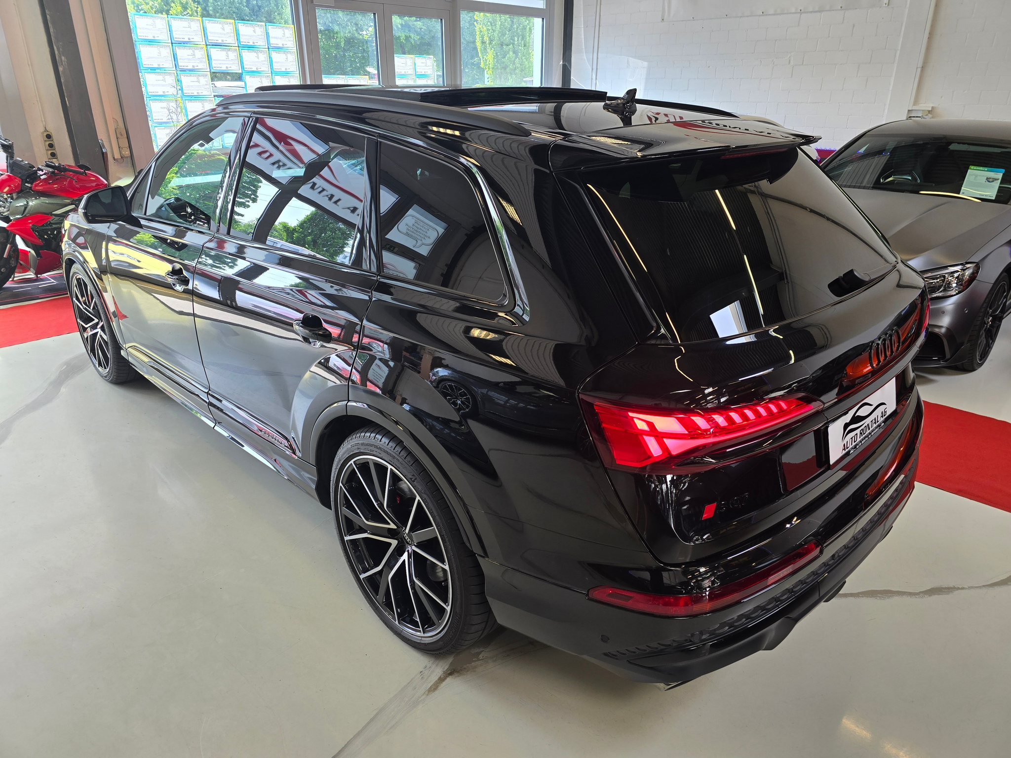 listing desktop thumbnail image 4