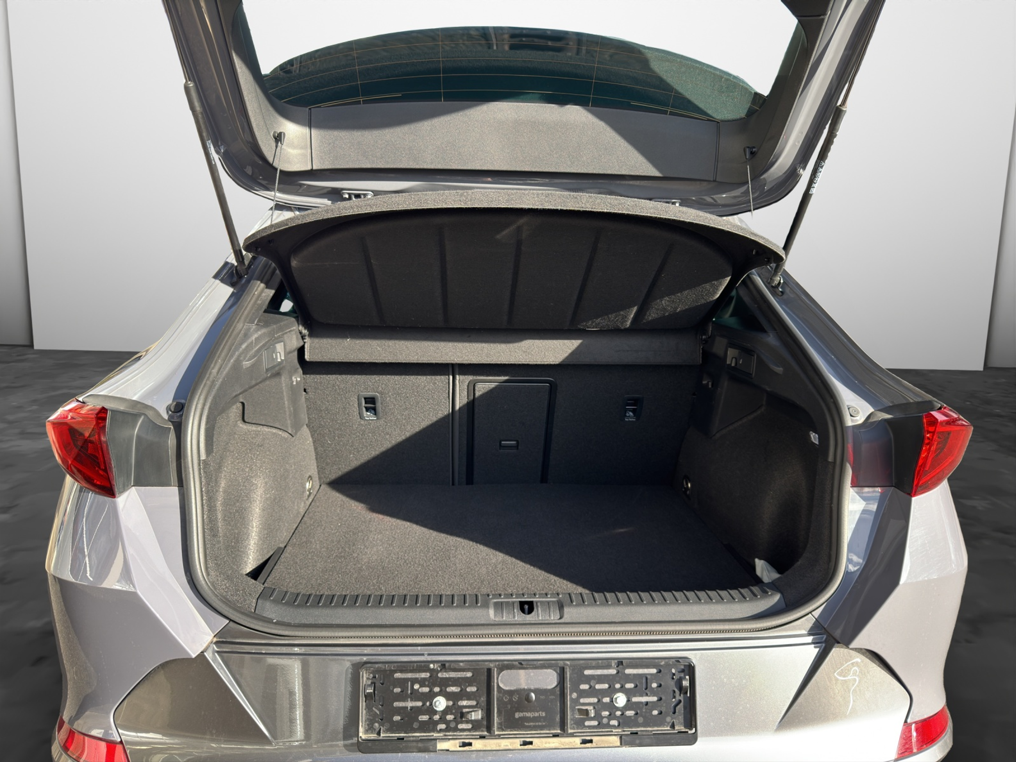 listing desktop thumbnail image 14