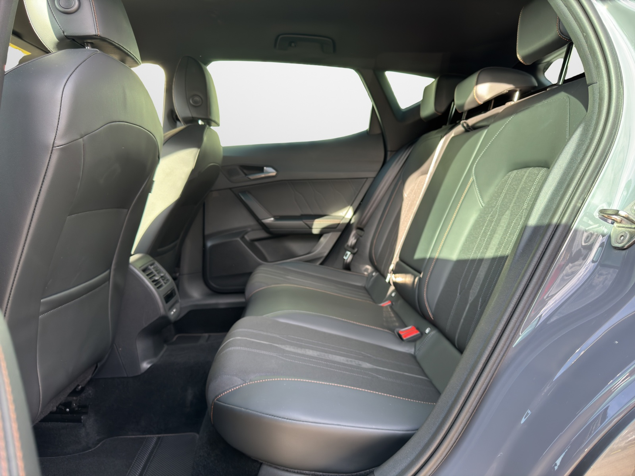 listing desktop thumbnail image 6