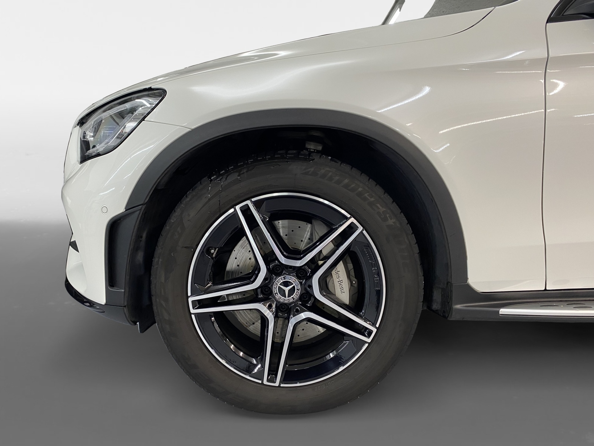 listing desktop thumbnail image 5