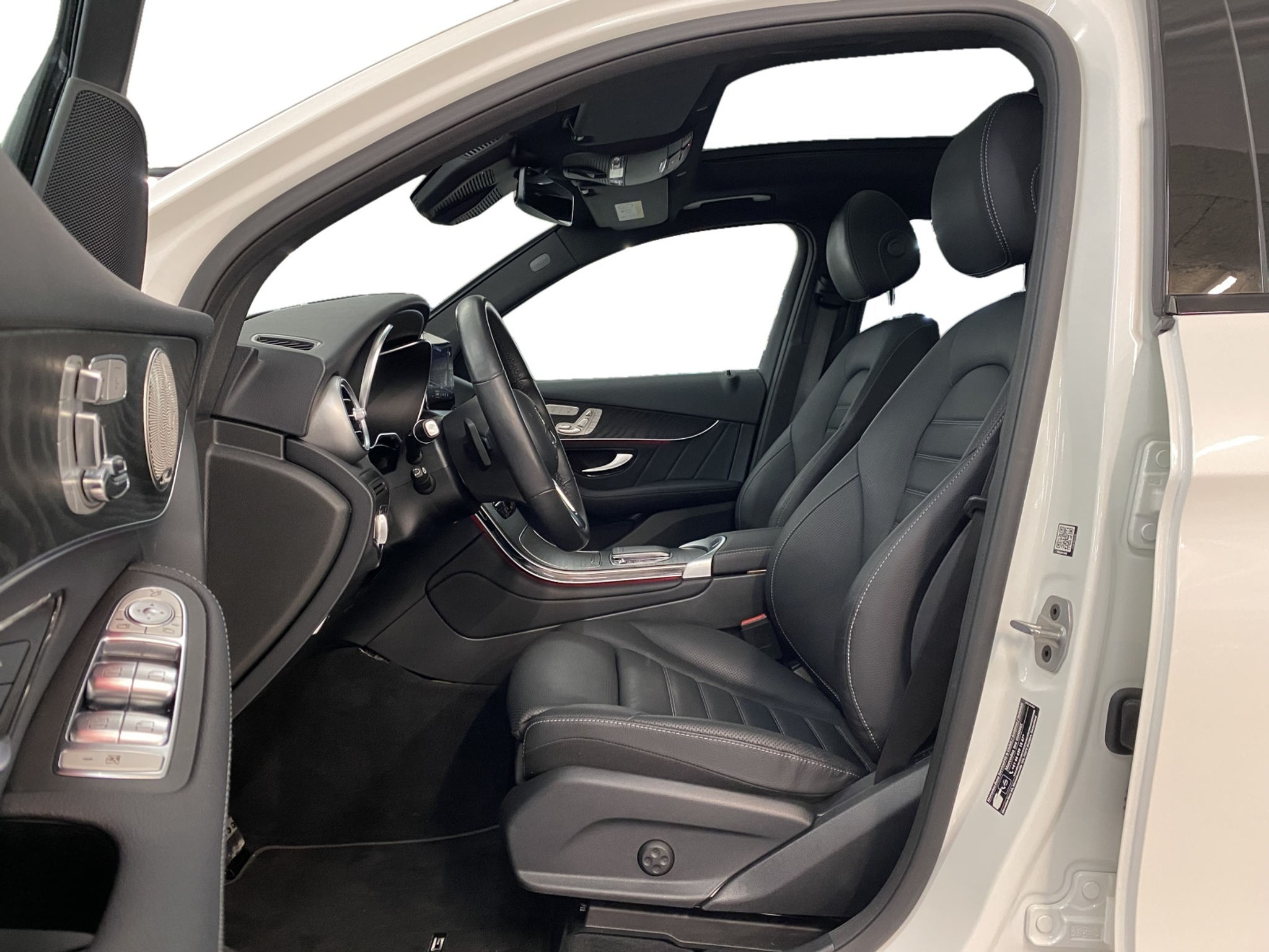 listing desktop thumbnail image 6