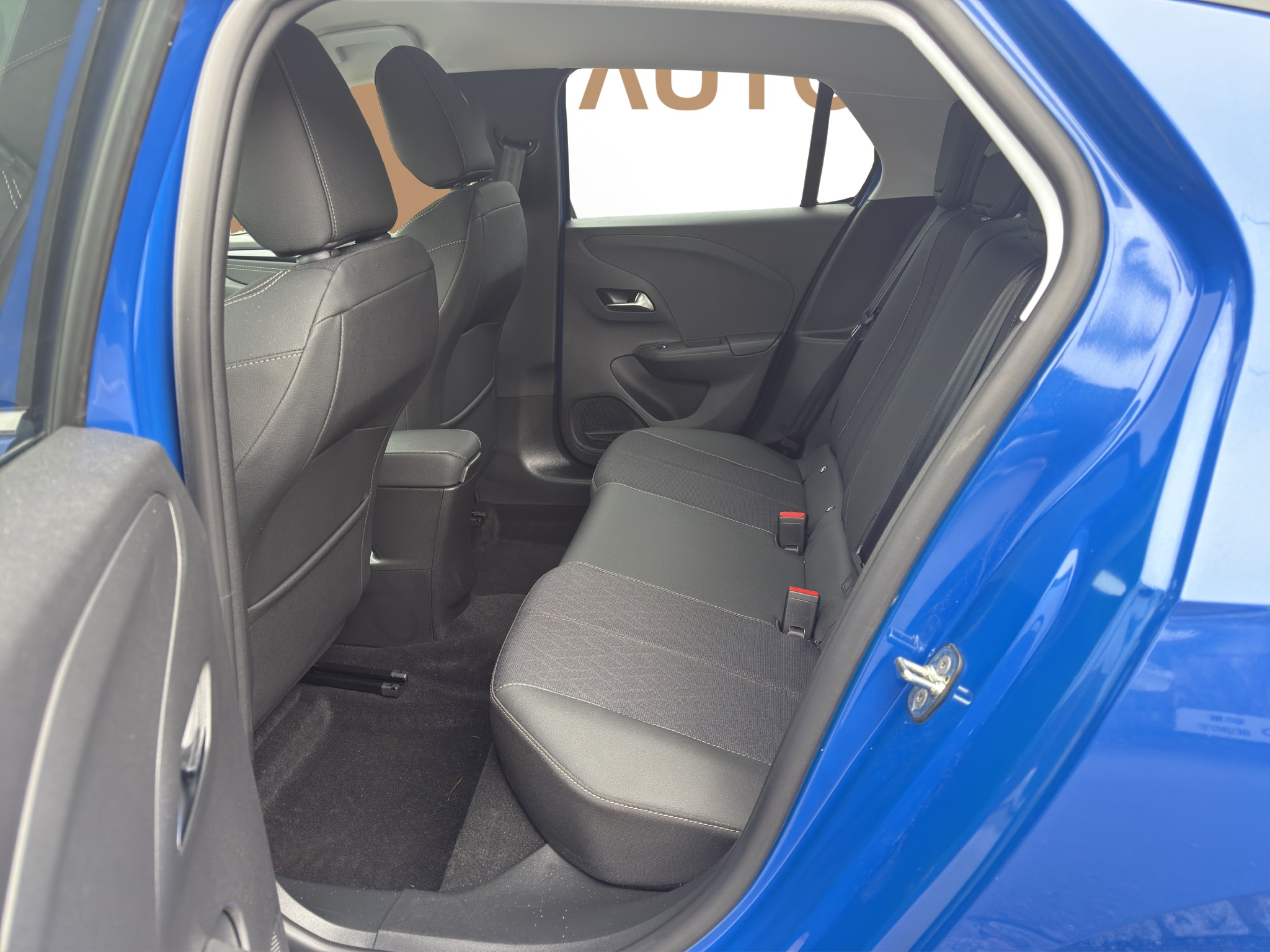 listing desktop thumbnail image 12