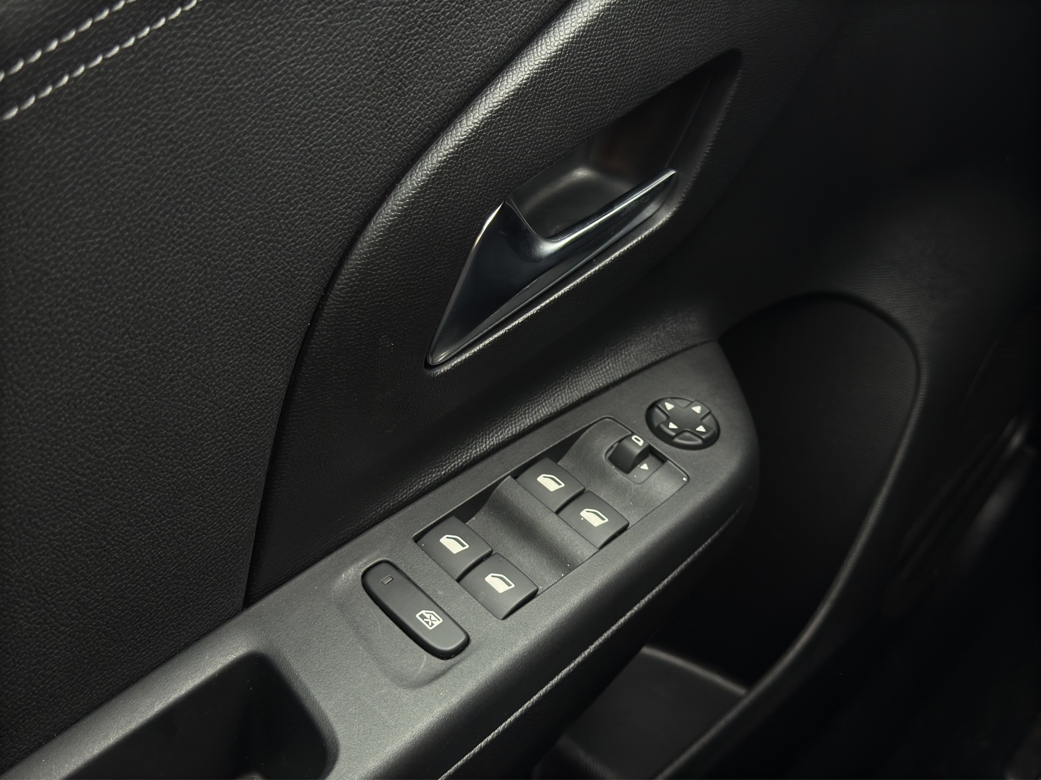 listing desktop thumbnail image 30