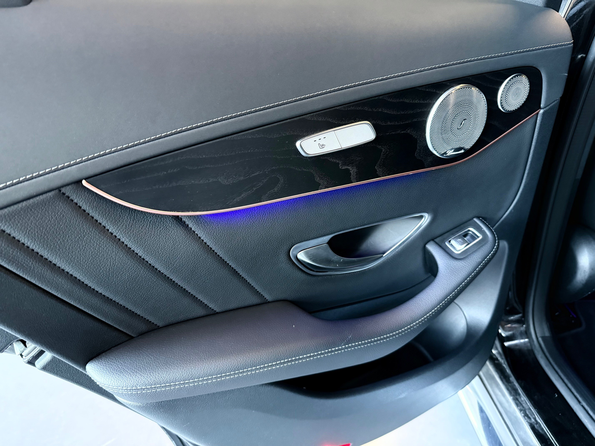 listing desktop thumbnail image 12