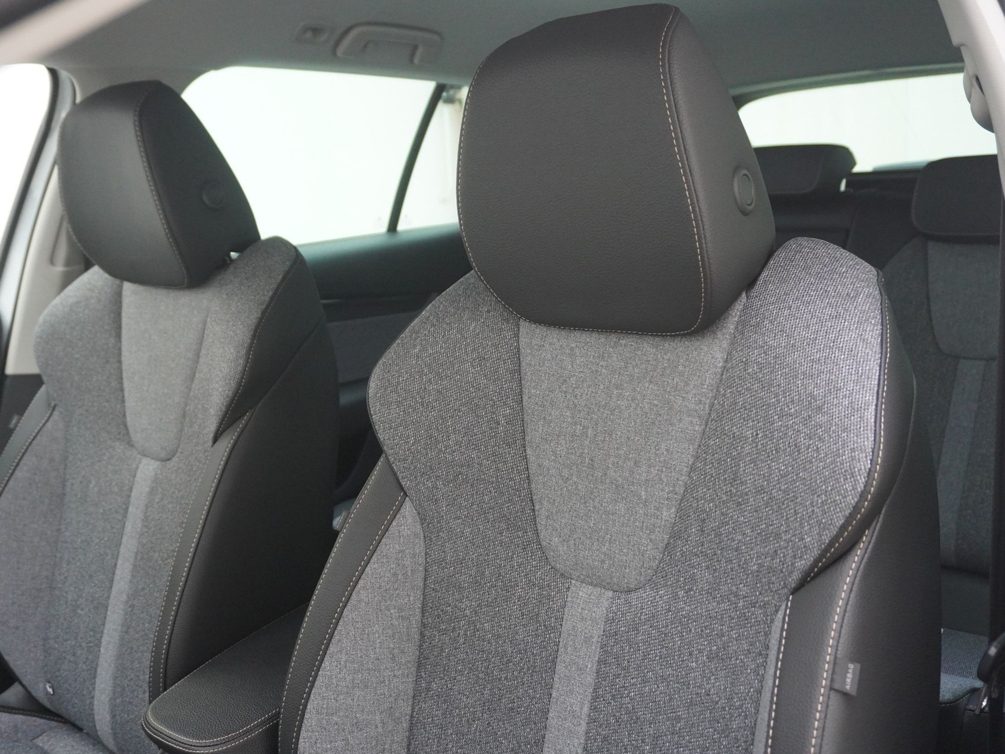 listing desktop thumbnail image 6