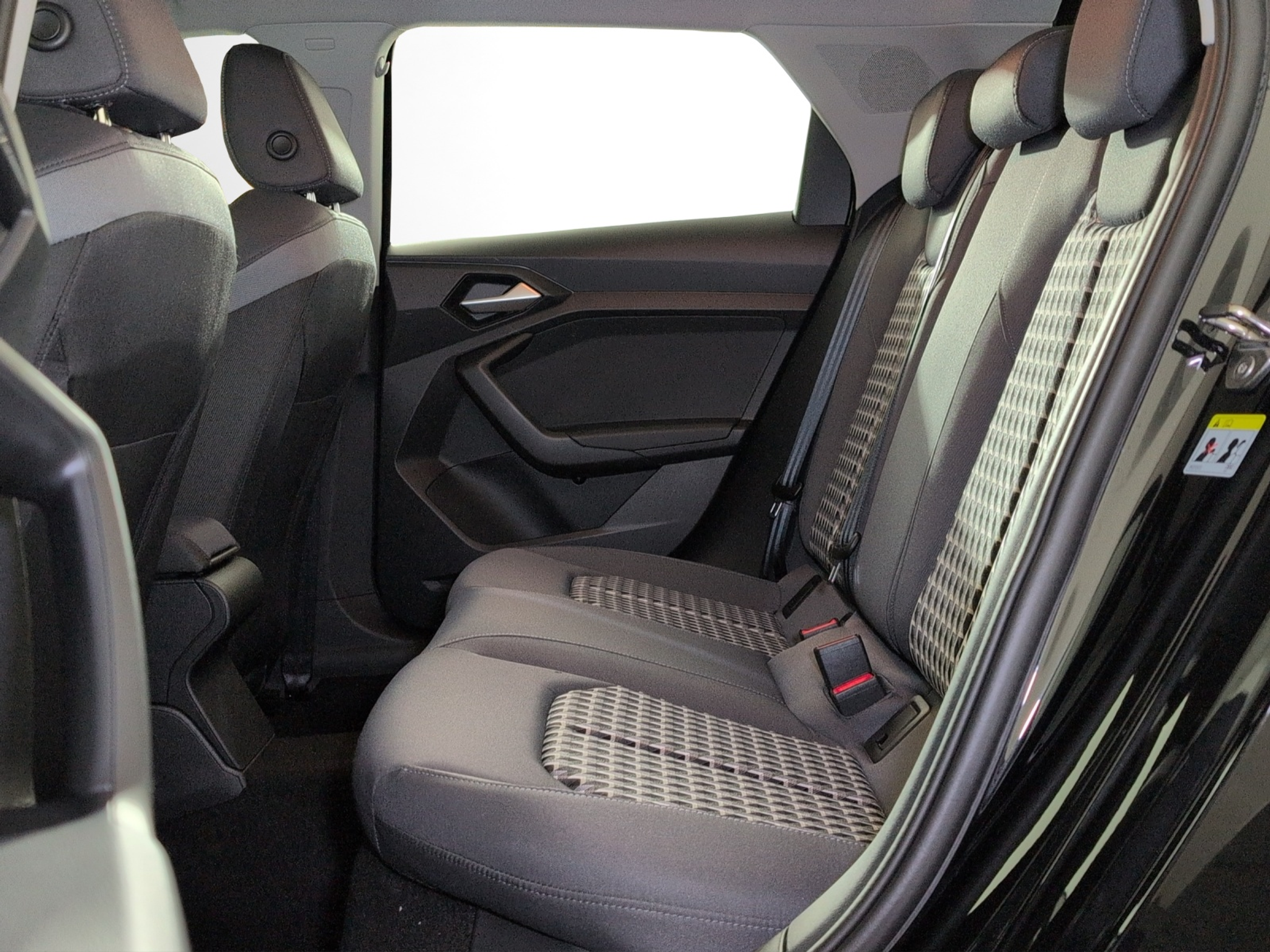 listing desktop thumbnail image 7