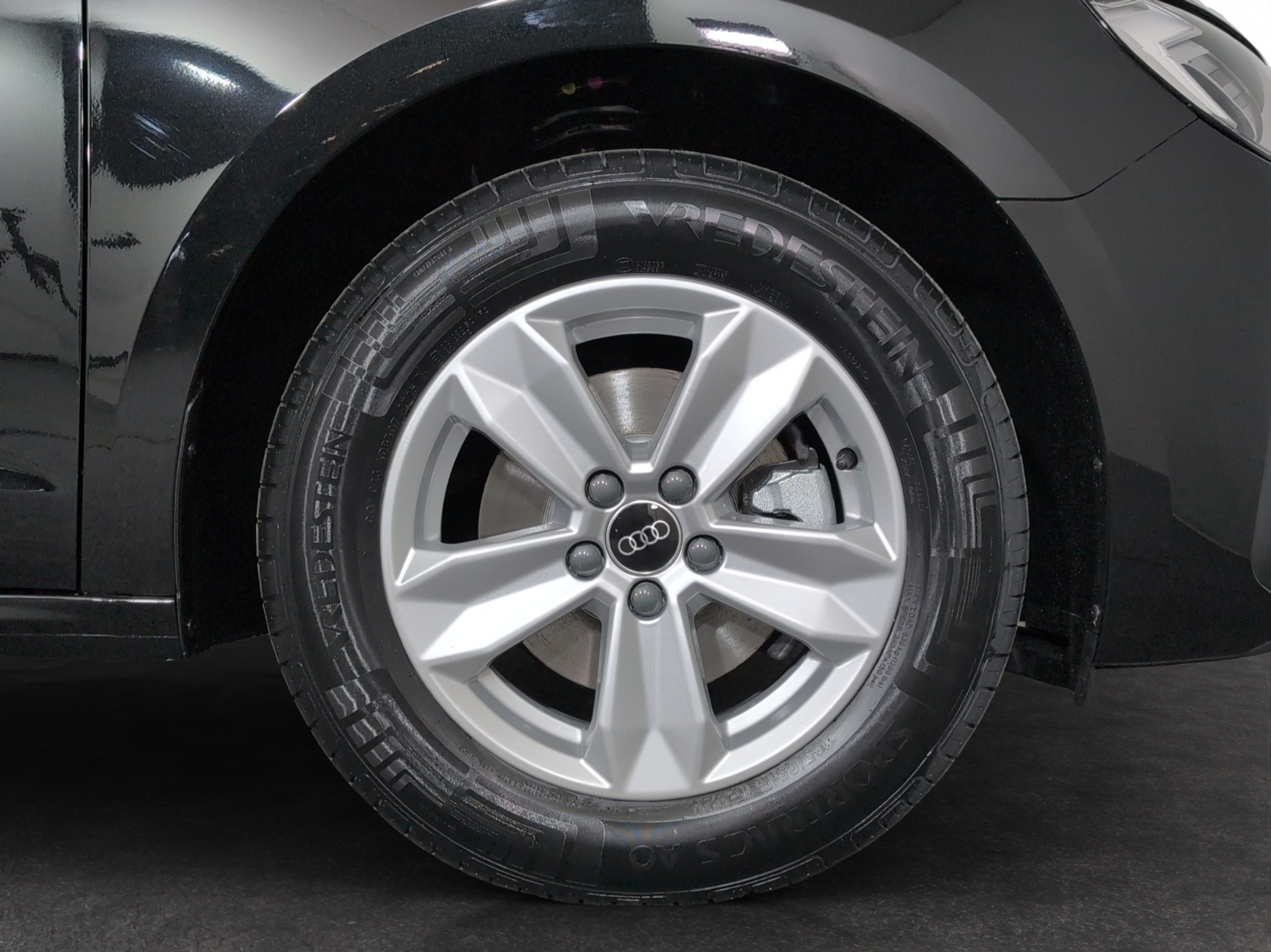 listing desktop thumbnail image 4