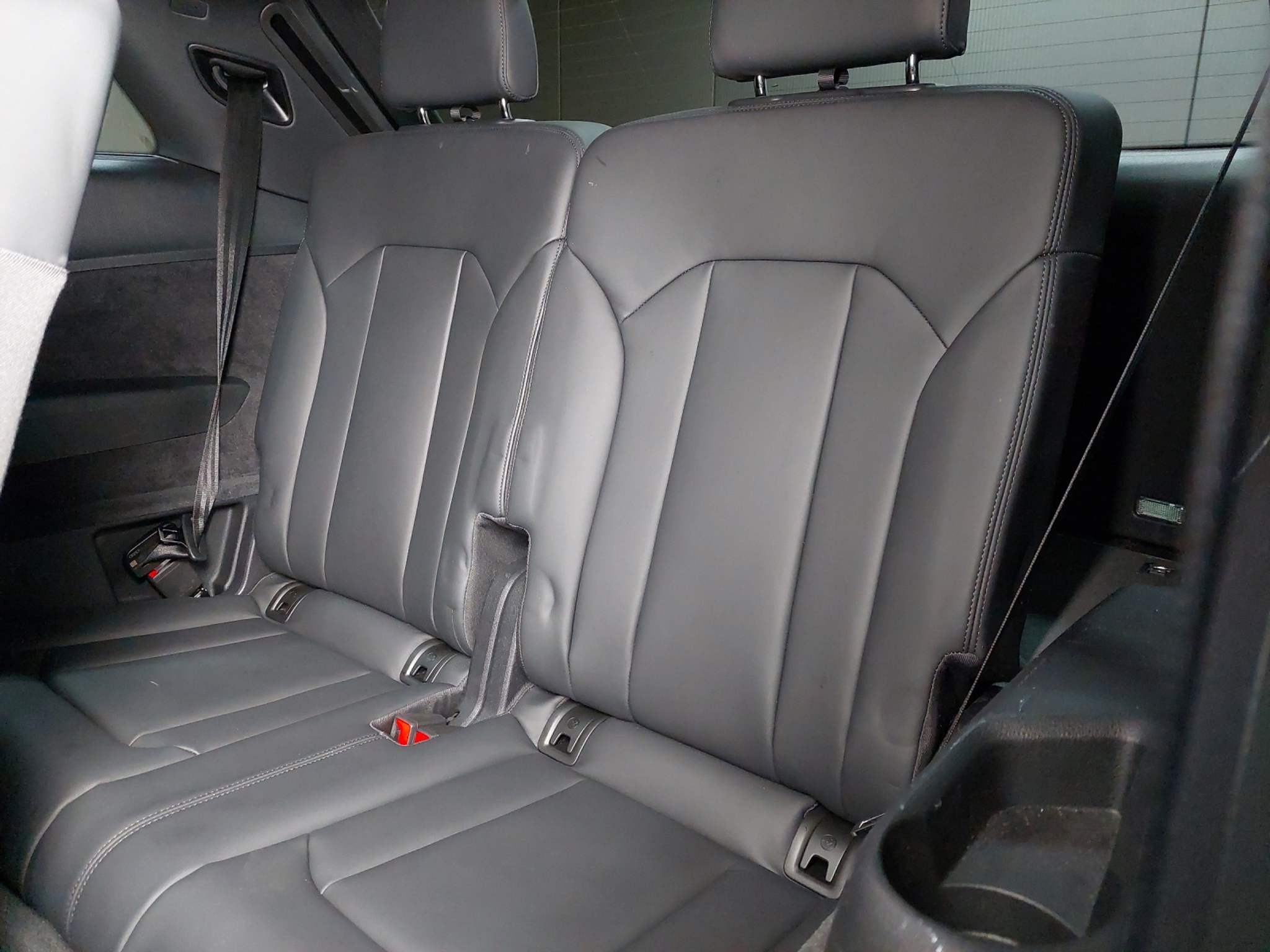 listing desktop thumbnail image 8