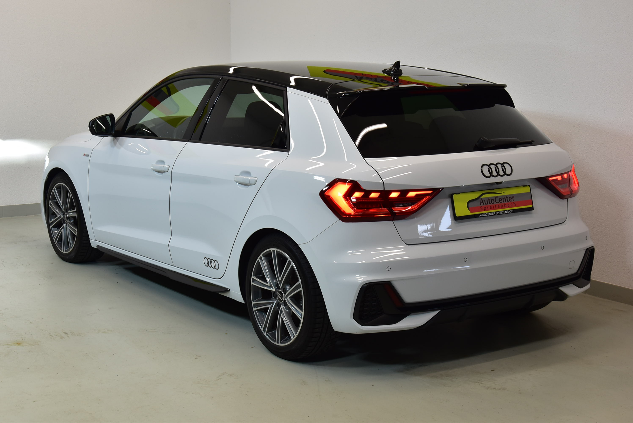 listing desktop thumbnail image 15