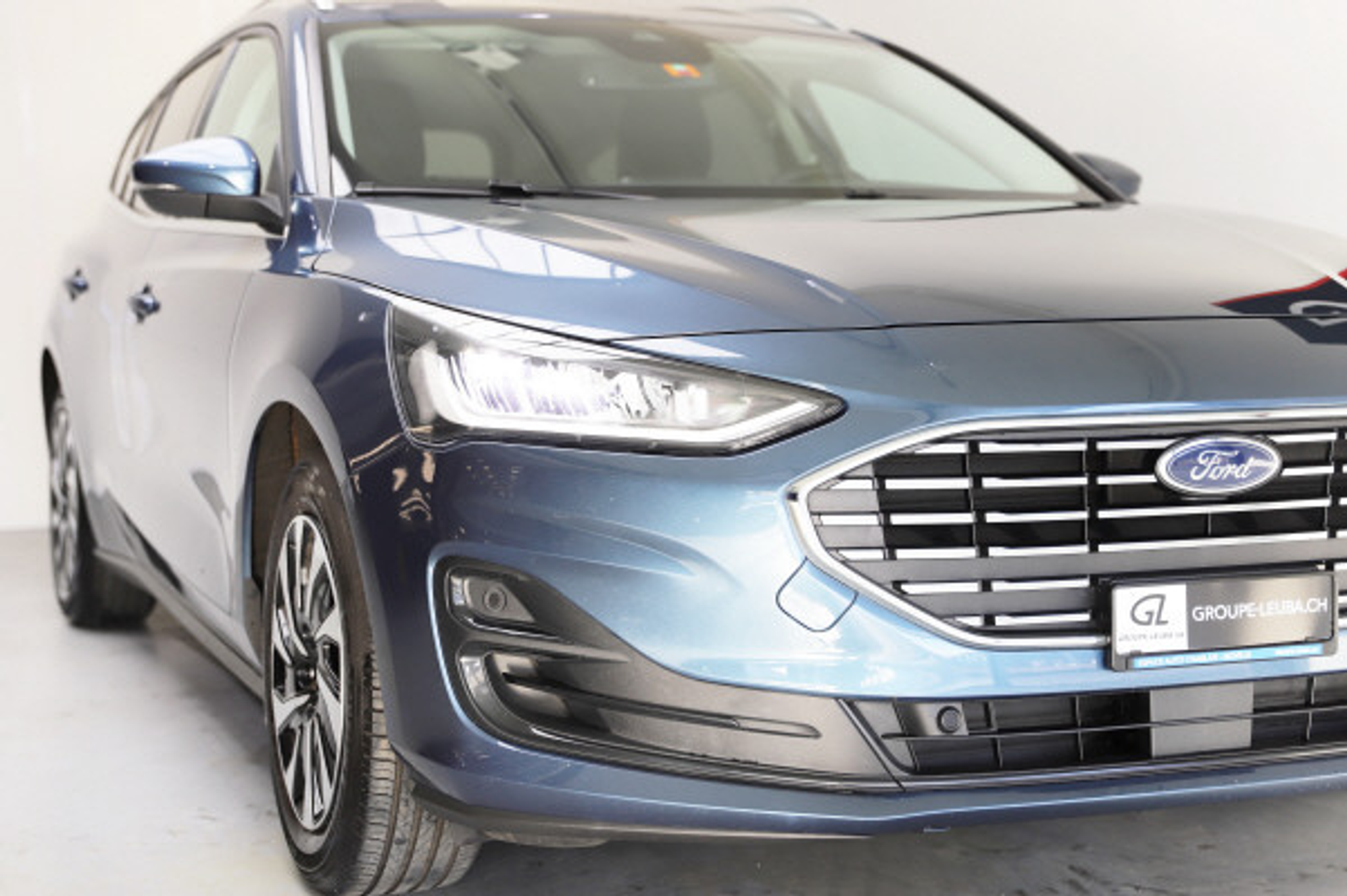 listing desktop thumbnail image 1