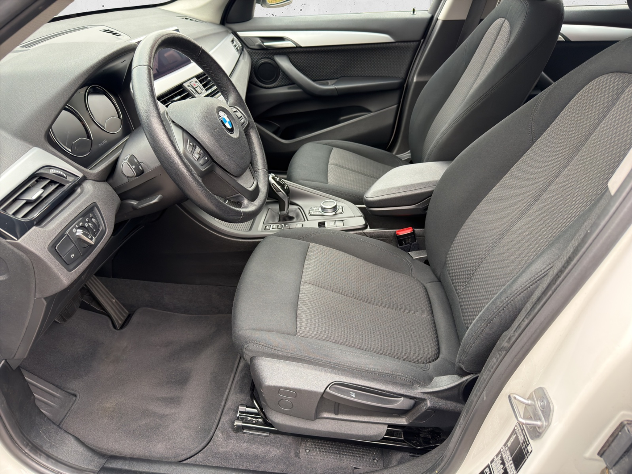 listing desktop thumbnail image 9