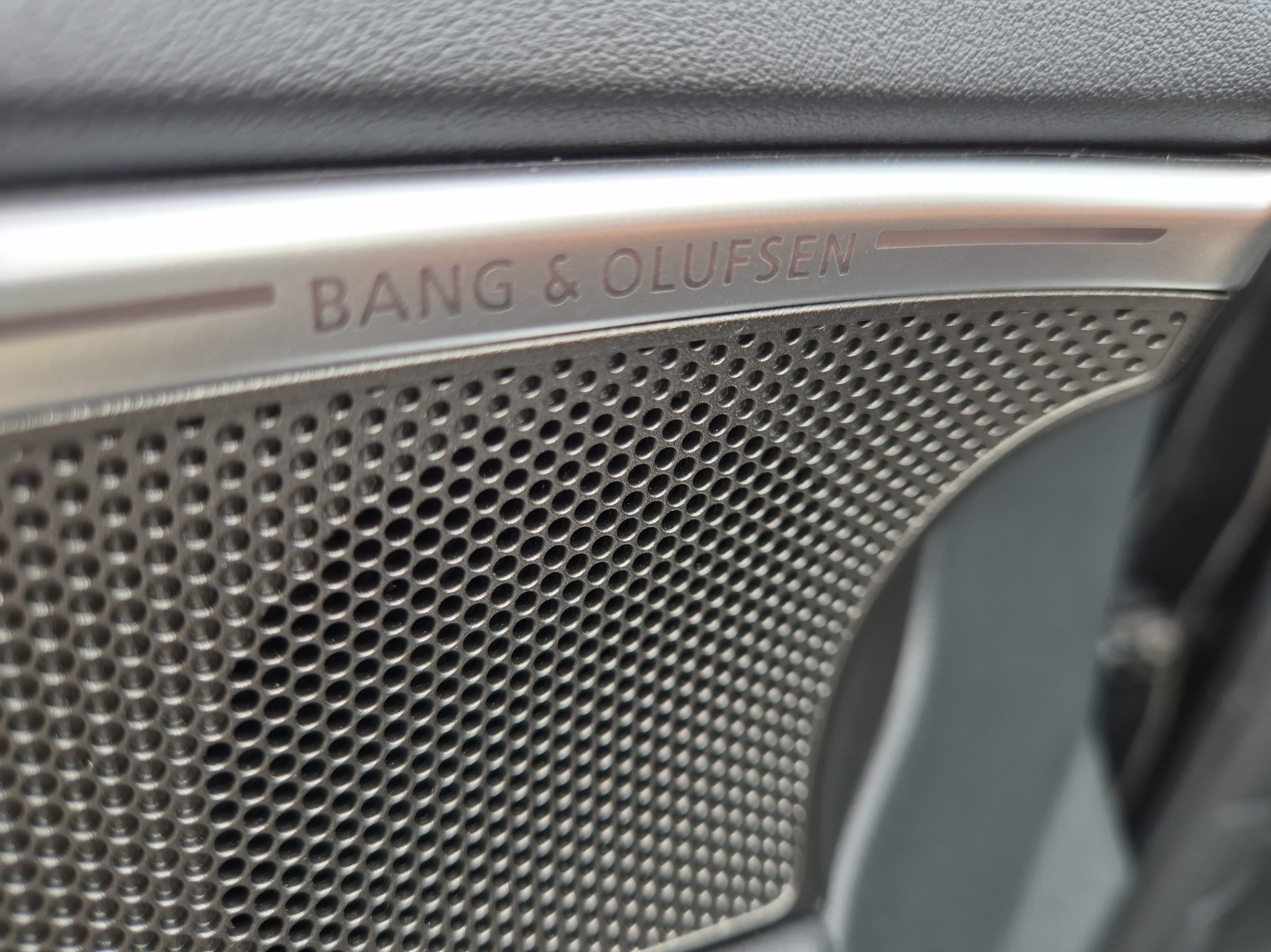 listing desktop thumbnail image 21