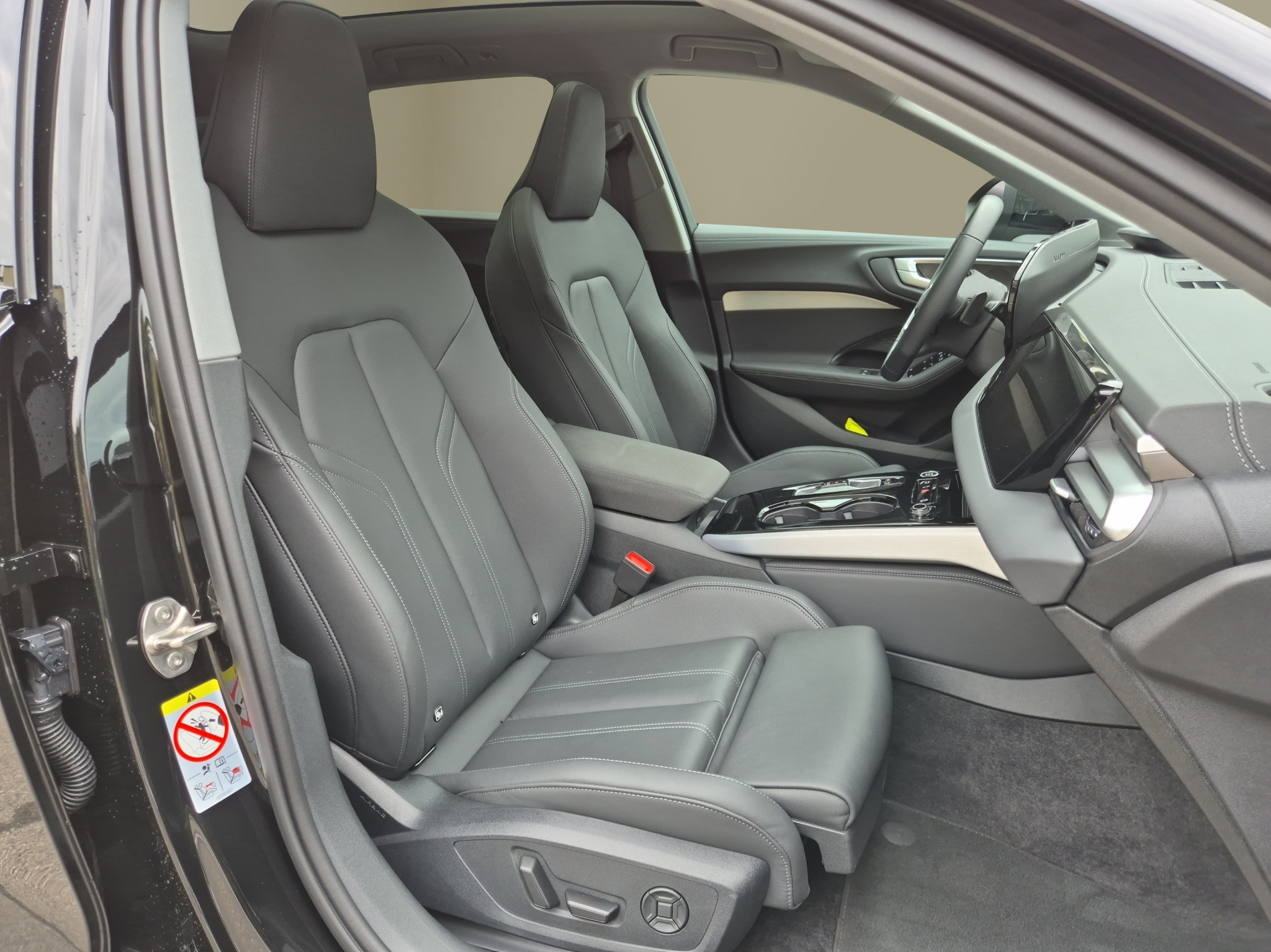 listing desktop thumbnail image 15