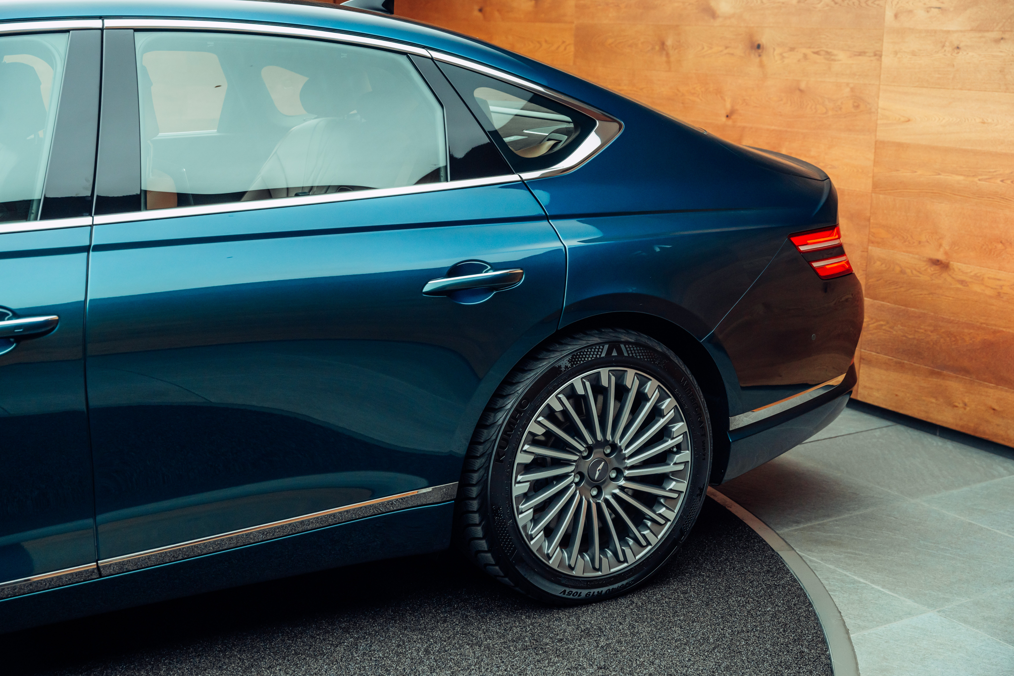 listing desktop thumbnail image 19