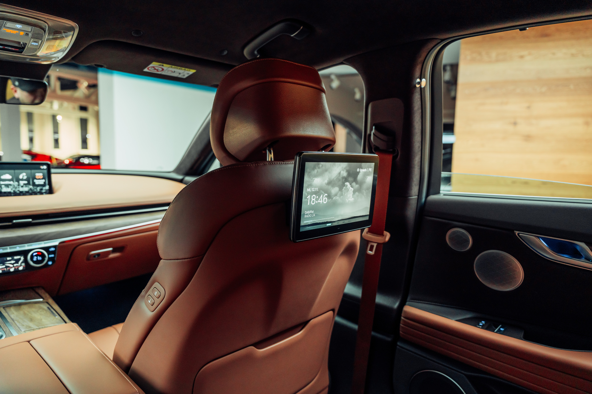 listing desktop thumbnail image 10