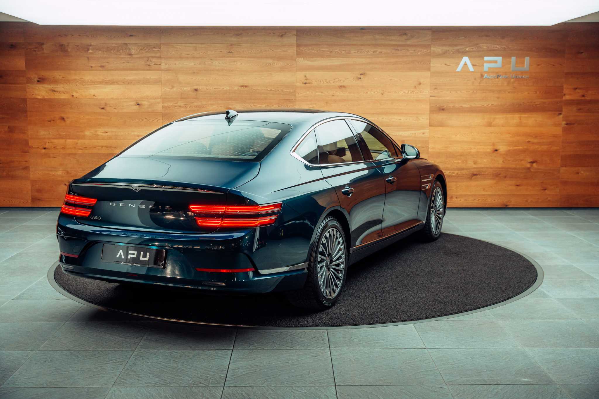 listing desktop thumbnail image 1