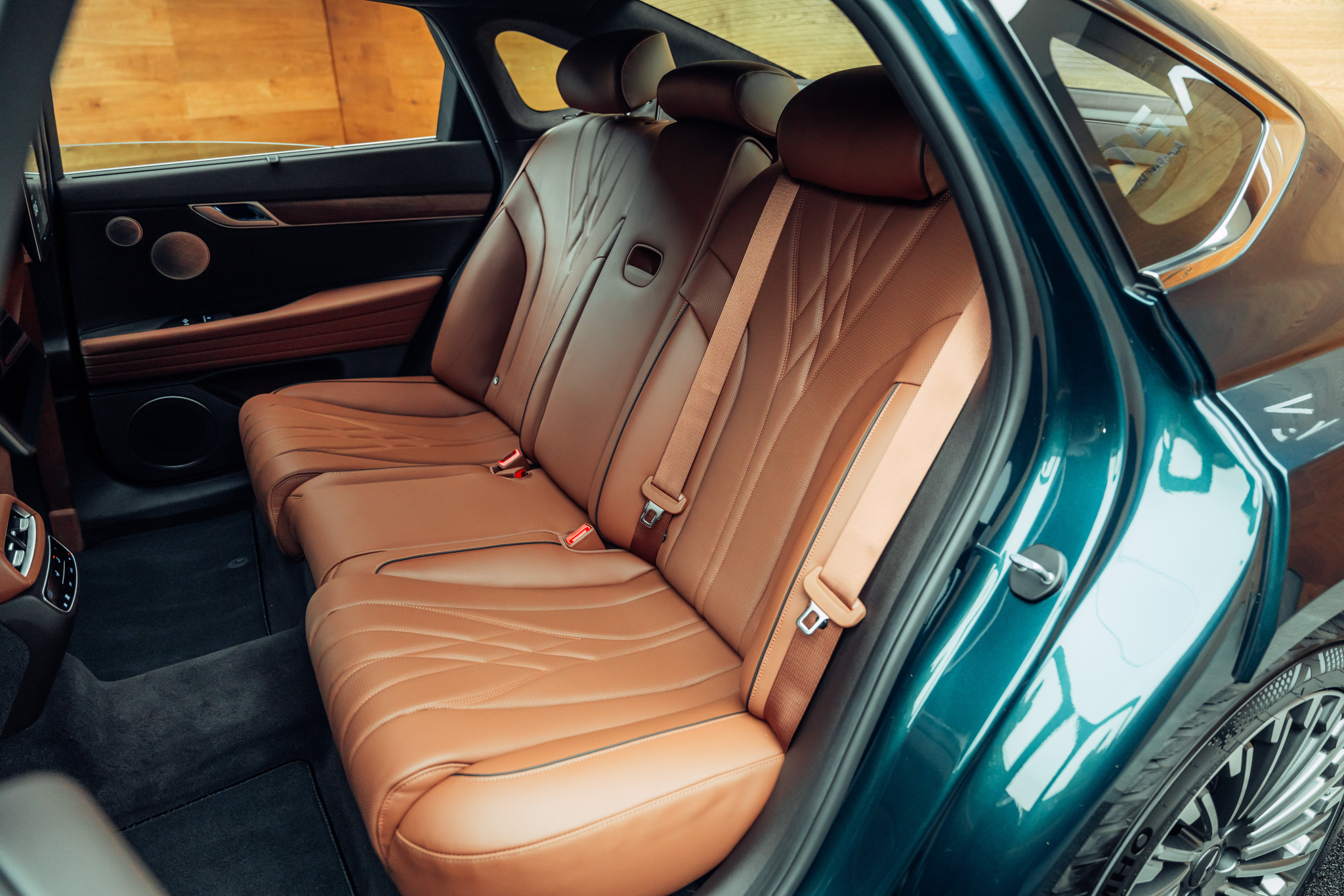 listing desktop thumbnail image 8