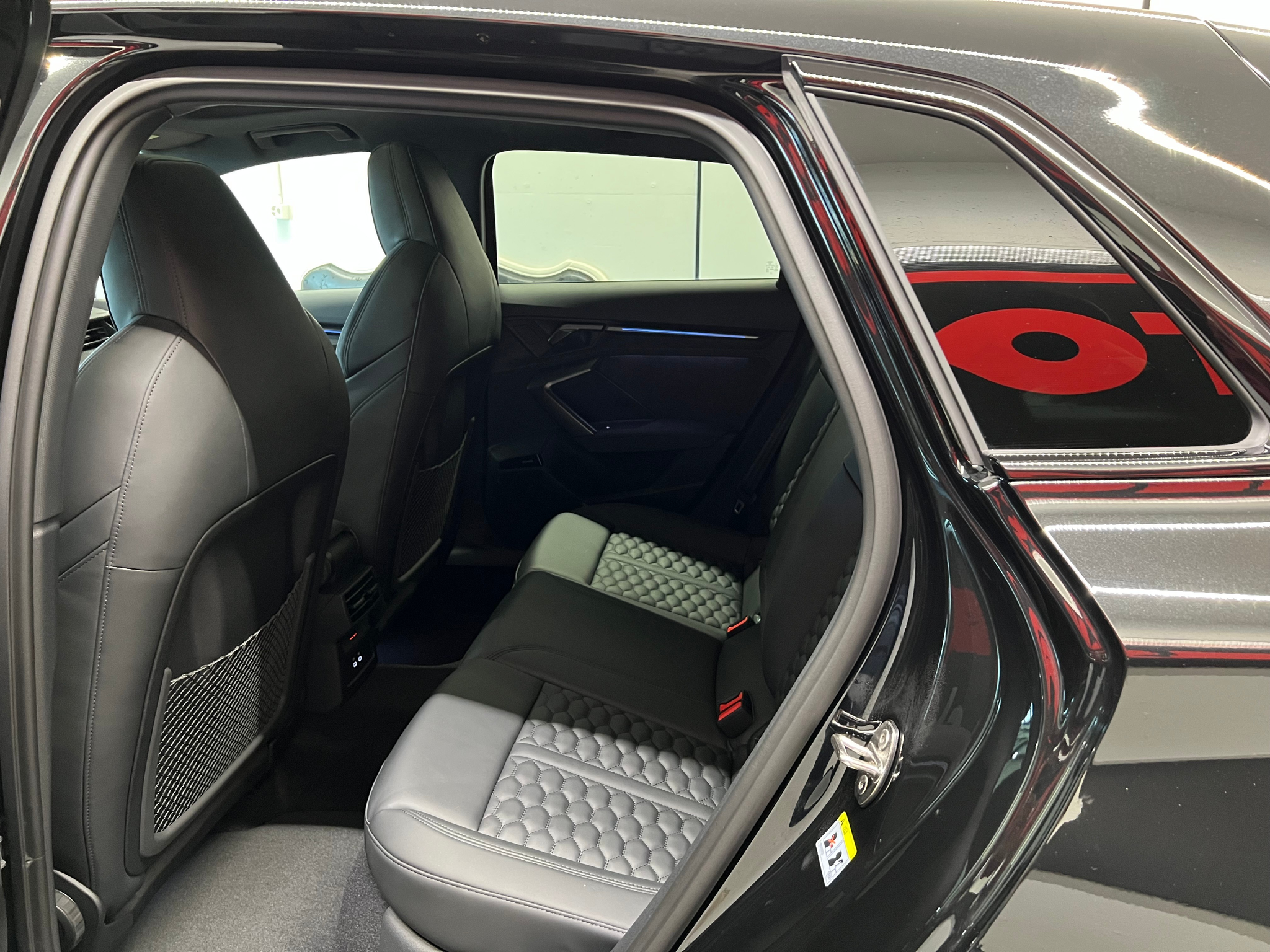 listing desktop thumbnail image 18