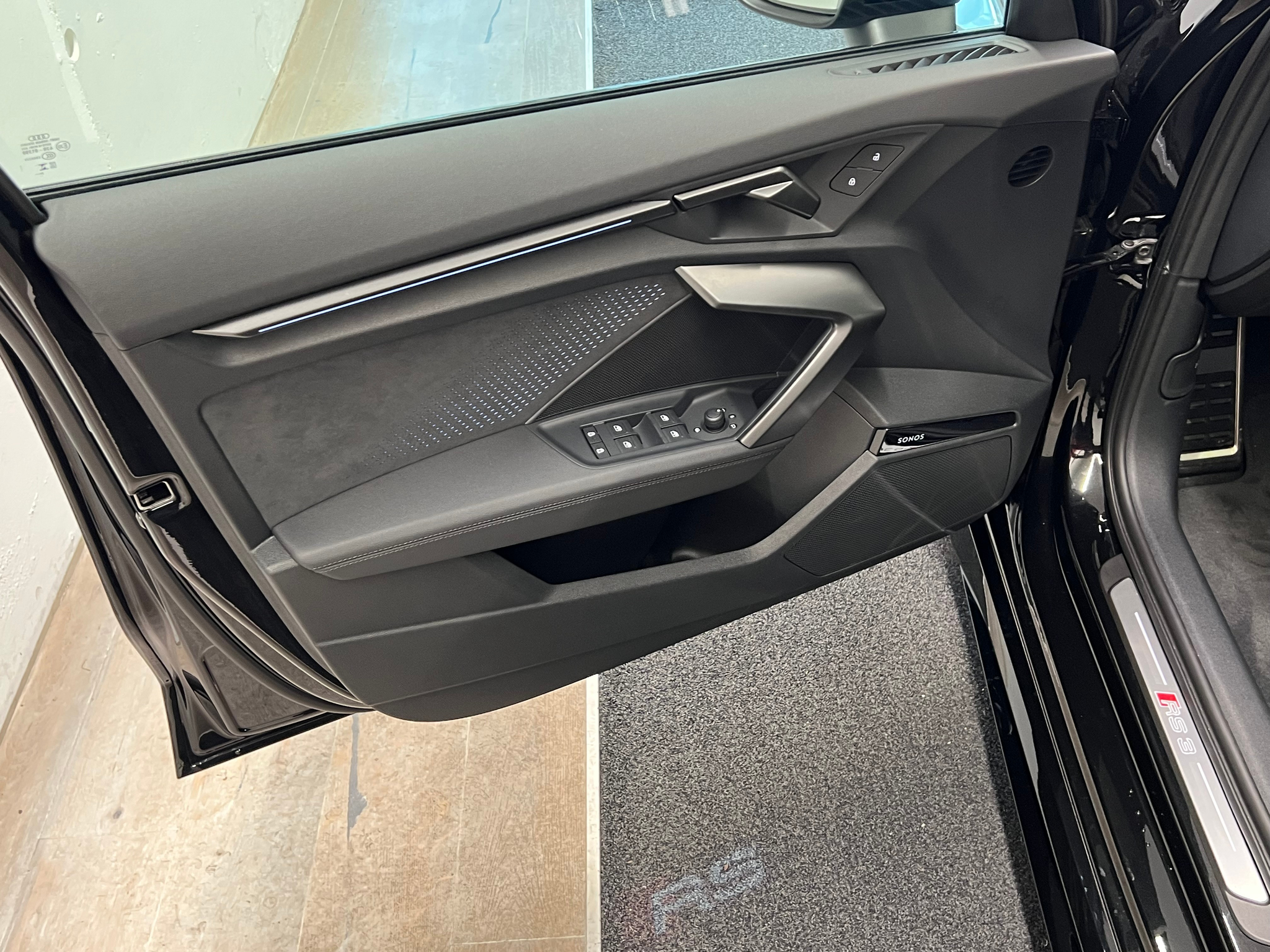 listing desktop thumbnail image 13