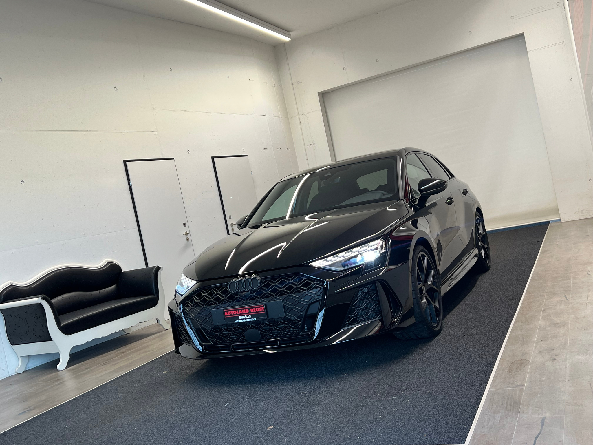 listing desktop thumbnail image 2