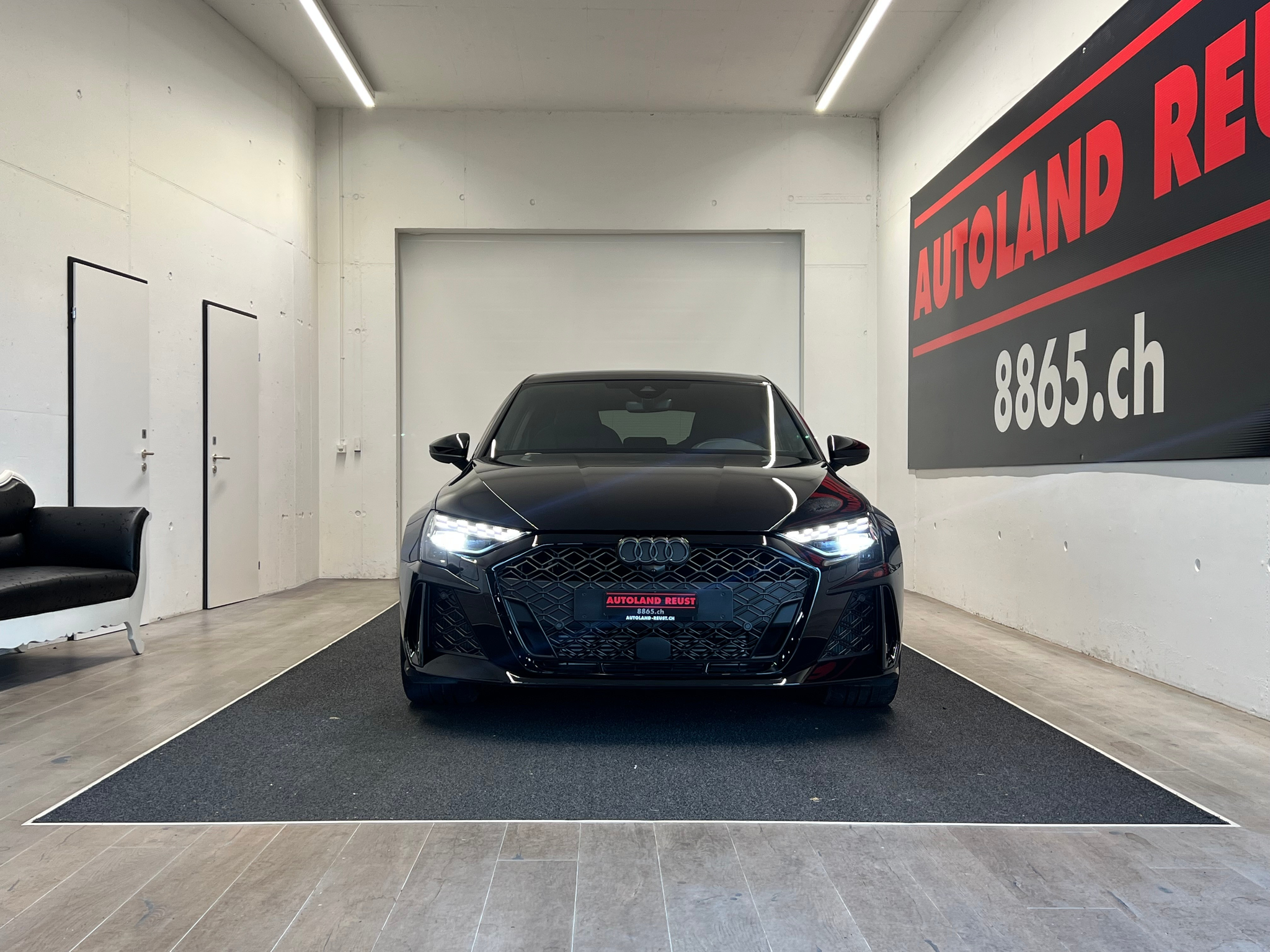 listing desktop thumbnail image 1