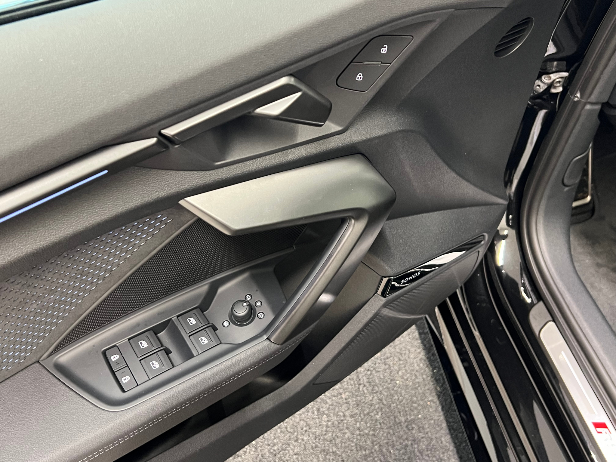 listing desktop thumbnail image 14