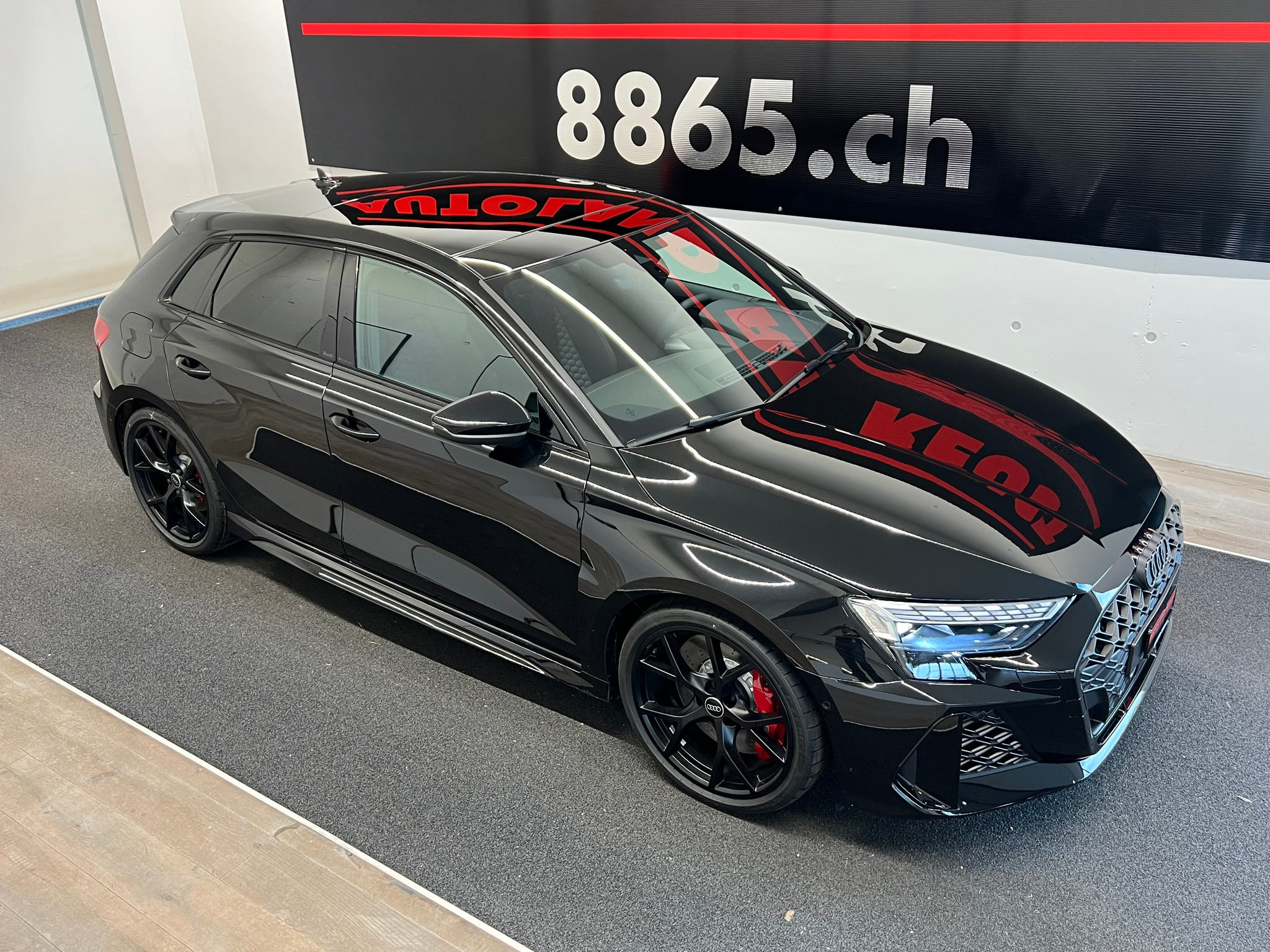 listing desktop thumbnail image 4