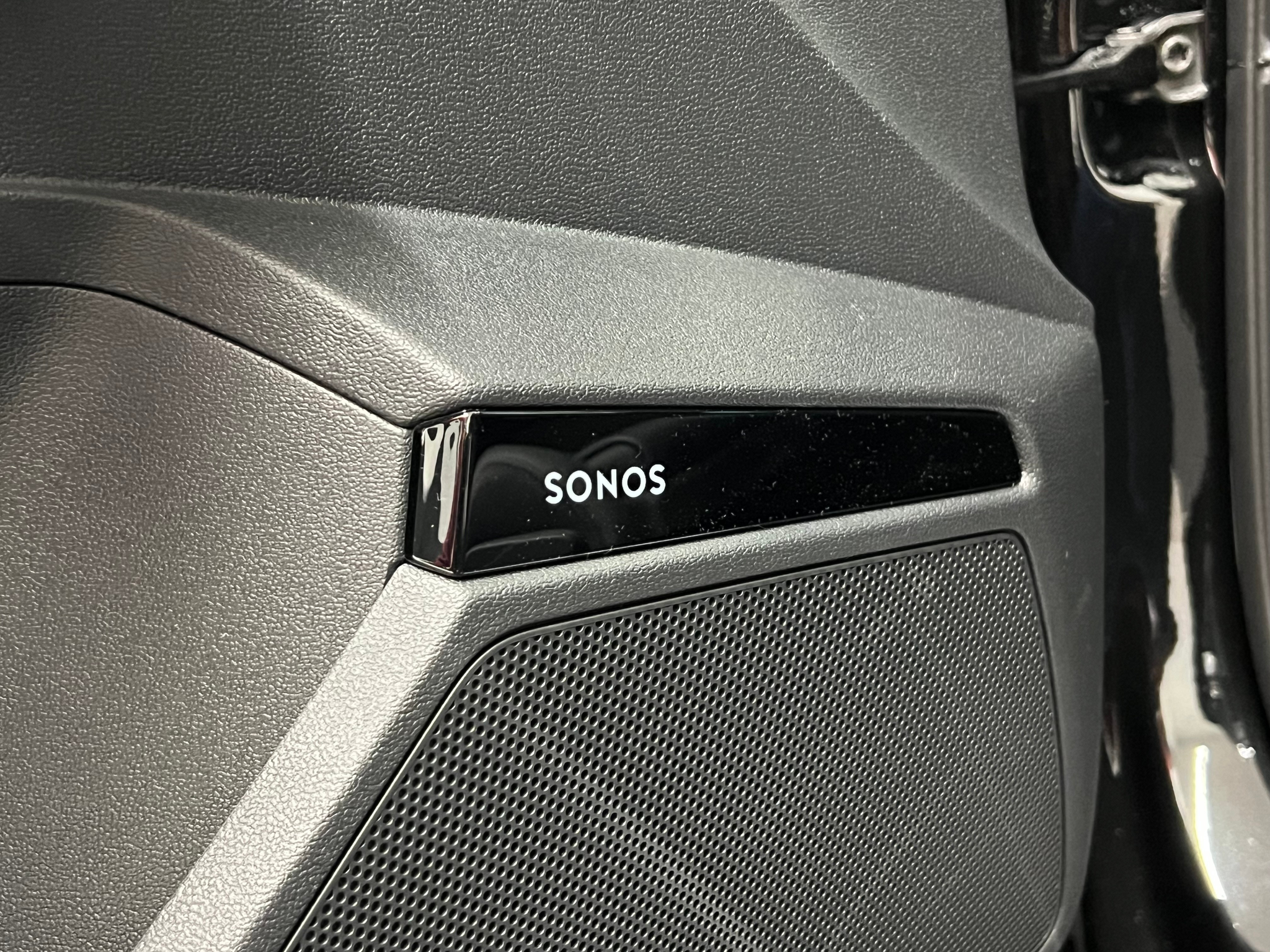 listing desktop thumbnail image 15