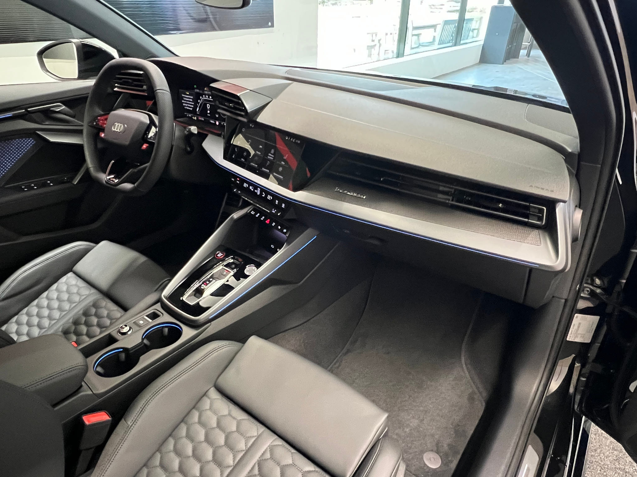 listing desktop thumbnail image 22