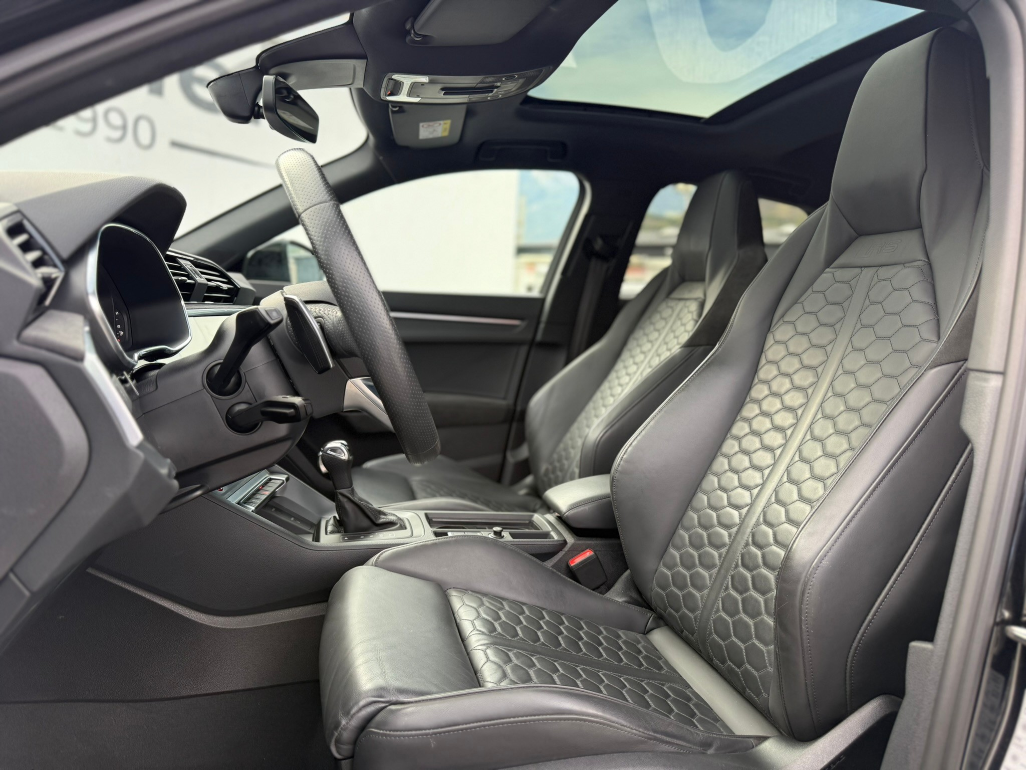 listing desktop thumbnail image 6